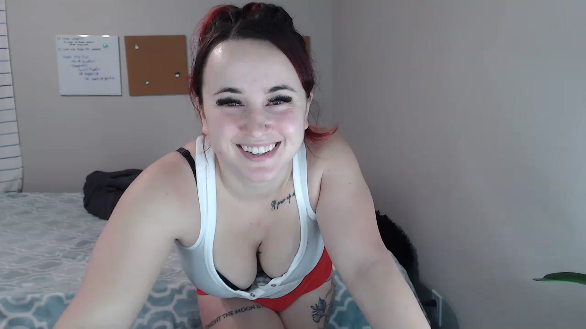 Gallery image thumbnail from Ashley_Clarke's myfreecams stream on, 11/15/2022, 05:10 image 13 of 20