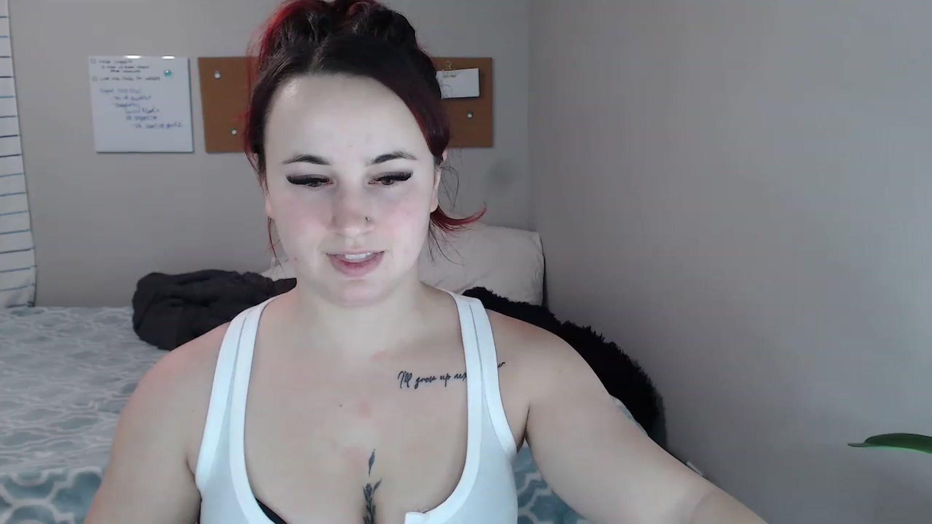 Gallery image thumbnail from Ashley_Clarke's myfreecams stream on, 11/15/2022, 05:10 image 8 of 20
