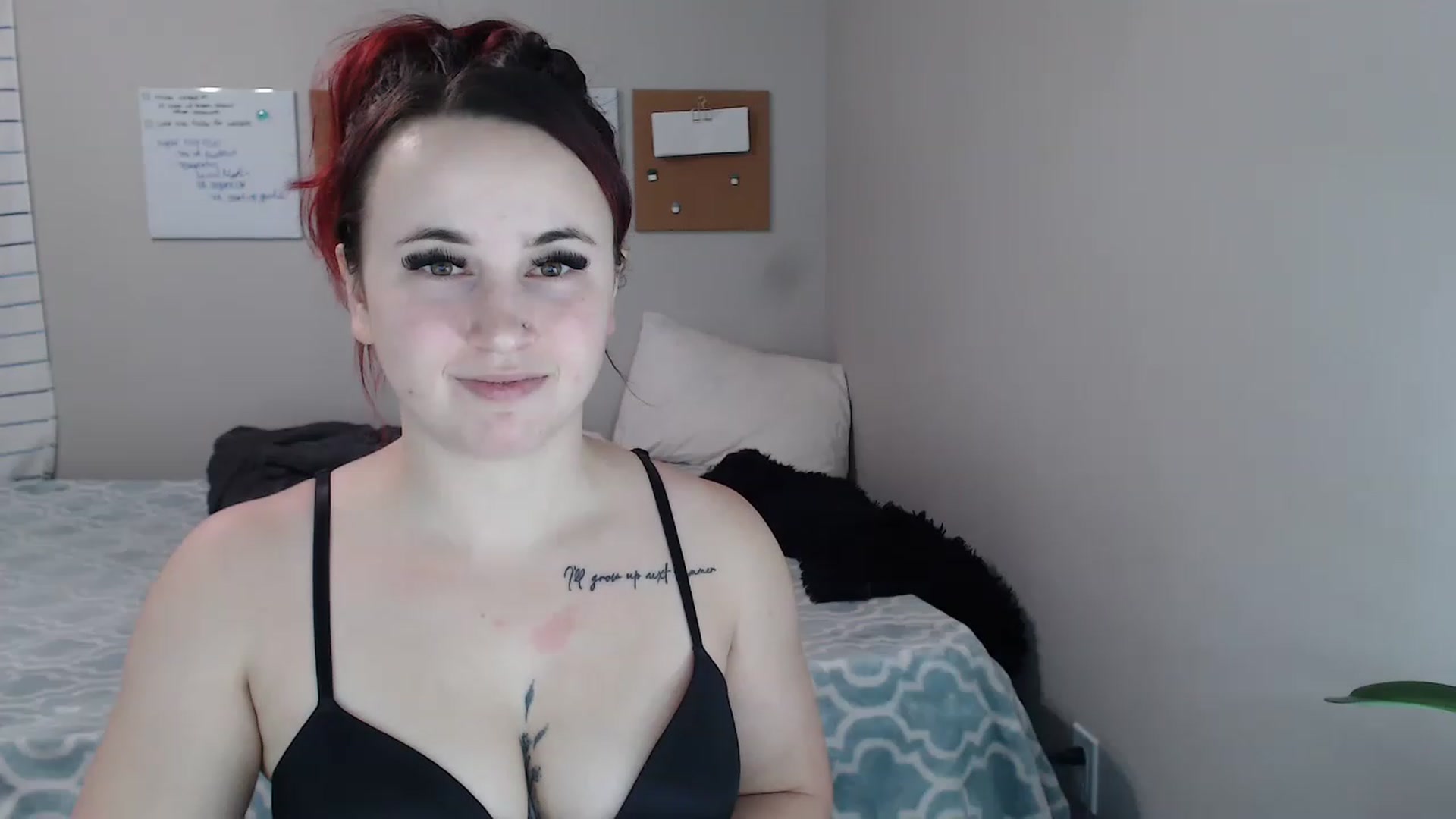 Gallery image thumbnail from Ashley_Clarke's myfreecams stream on, 11/15/2022, 05:55 image 17 of 20