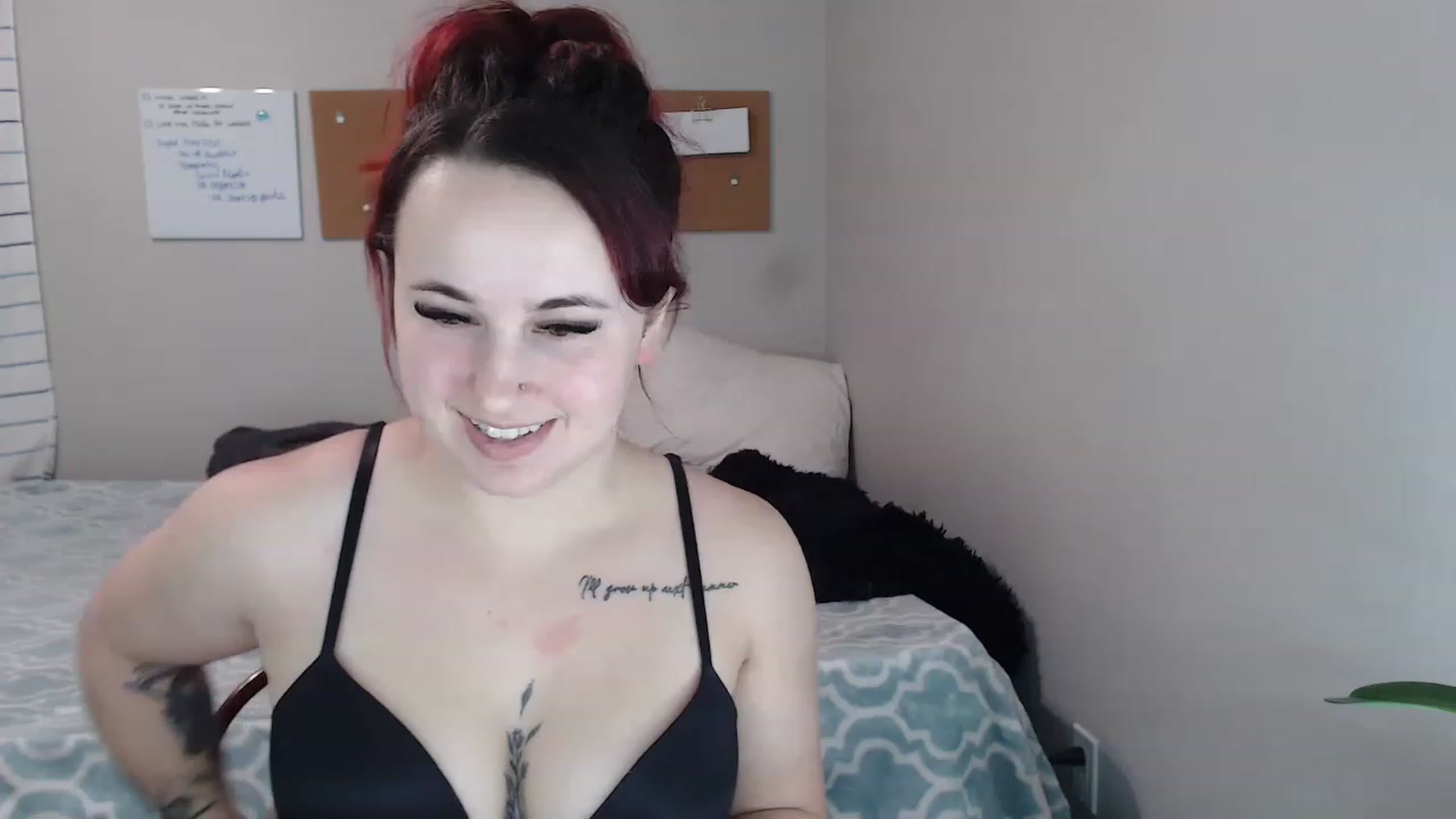 Gallery image thumbnail from Ashley_Clarke's myfreecams stream on, 11/15/2022, 05:55 image 15 of 20