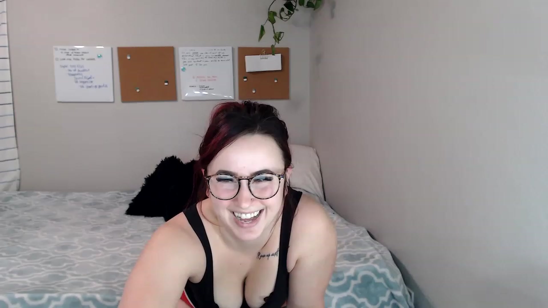 Gallery image thumbnail from Ashley_Clarke's myfreecams stream on, 11/18/2022, 02:39 image 18 of 20