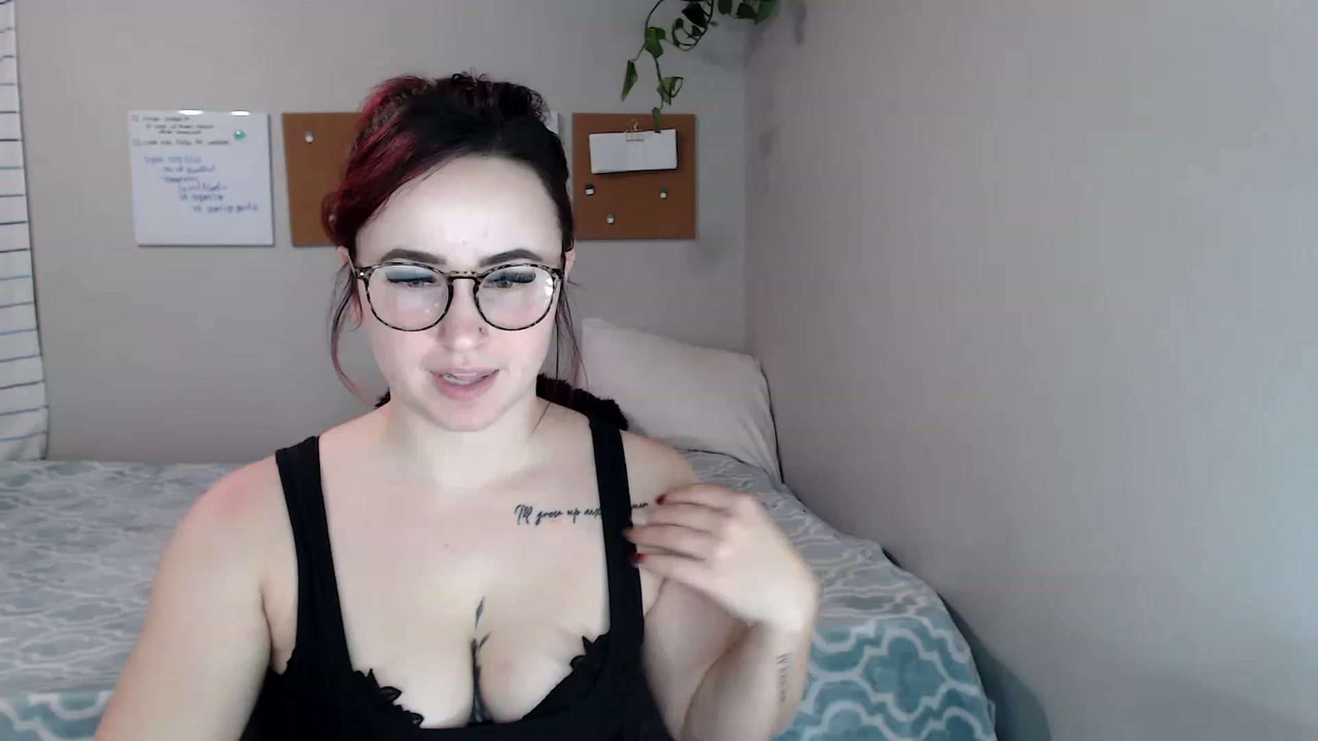 Gallery image thumbnail from Ashley_Clarke's myfreecams stream on, 11/18/2022, 02:39 image 7 of 20