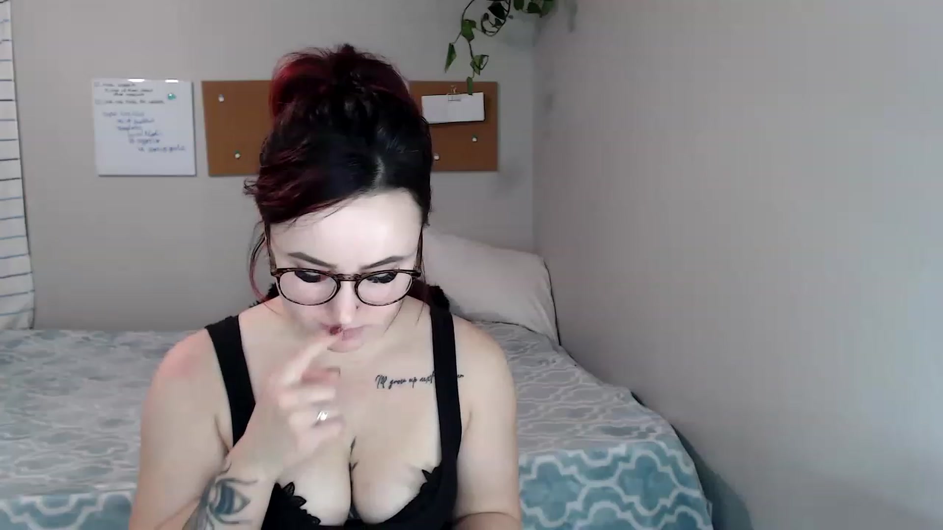 Gallery image thumbnail from Ashley_Clarke's myfreecams stream on, 11/18/2022, 02:39 image 8 of 20
