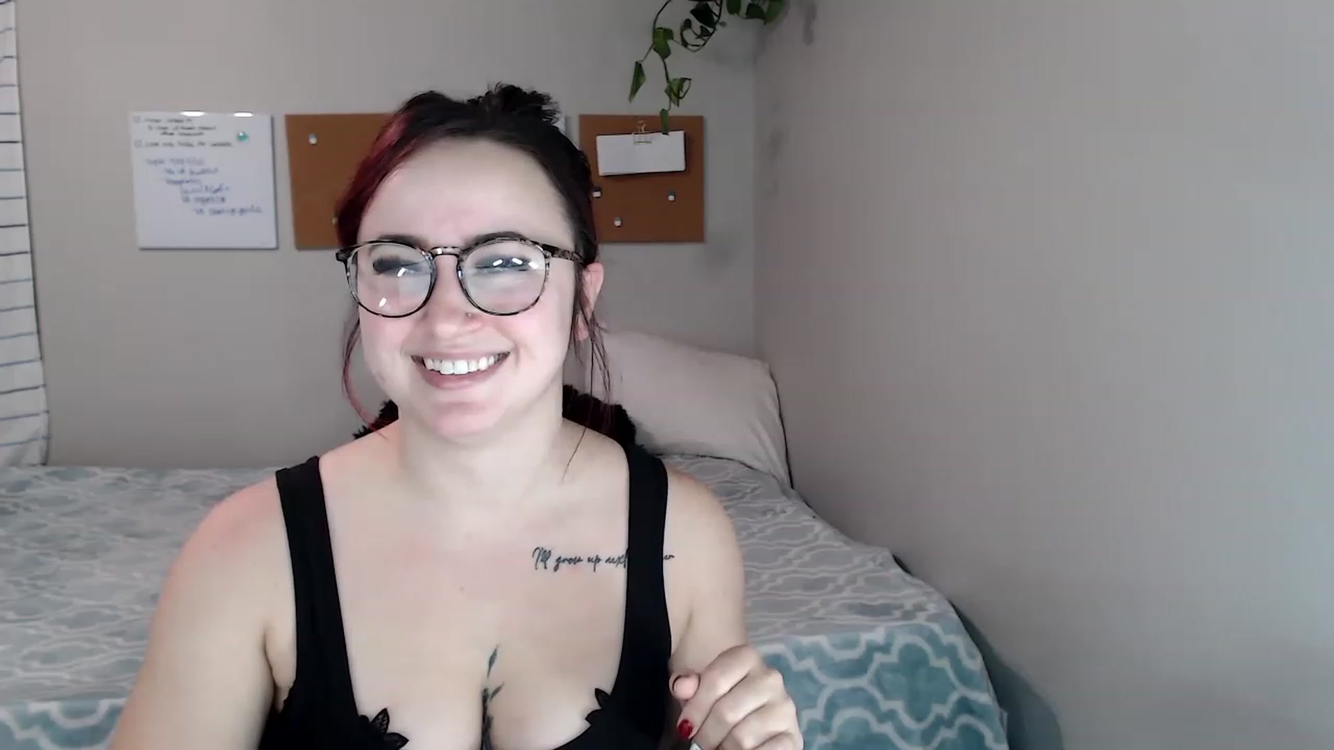 Gallery image thumbnail from Ashley_Clarke's myfreecams stream on, 11/18/2022, 02:39 image 12 of 20