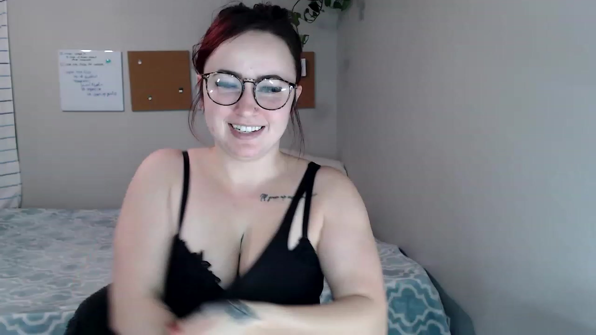 Gallery image thumbnail from Ashley_Clarke's myfreecams stream on, 11/18/2022, 02:39 image 4 of 20