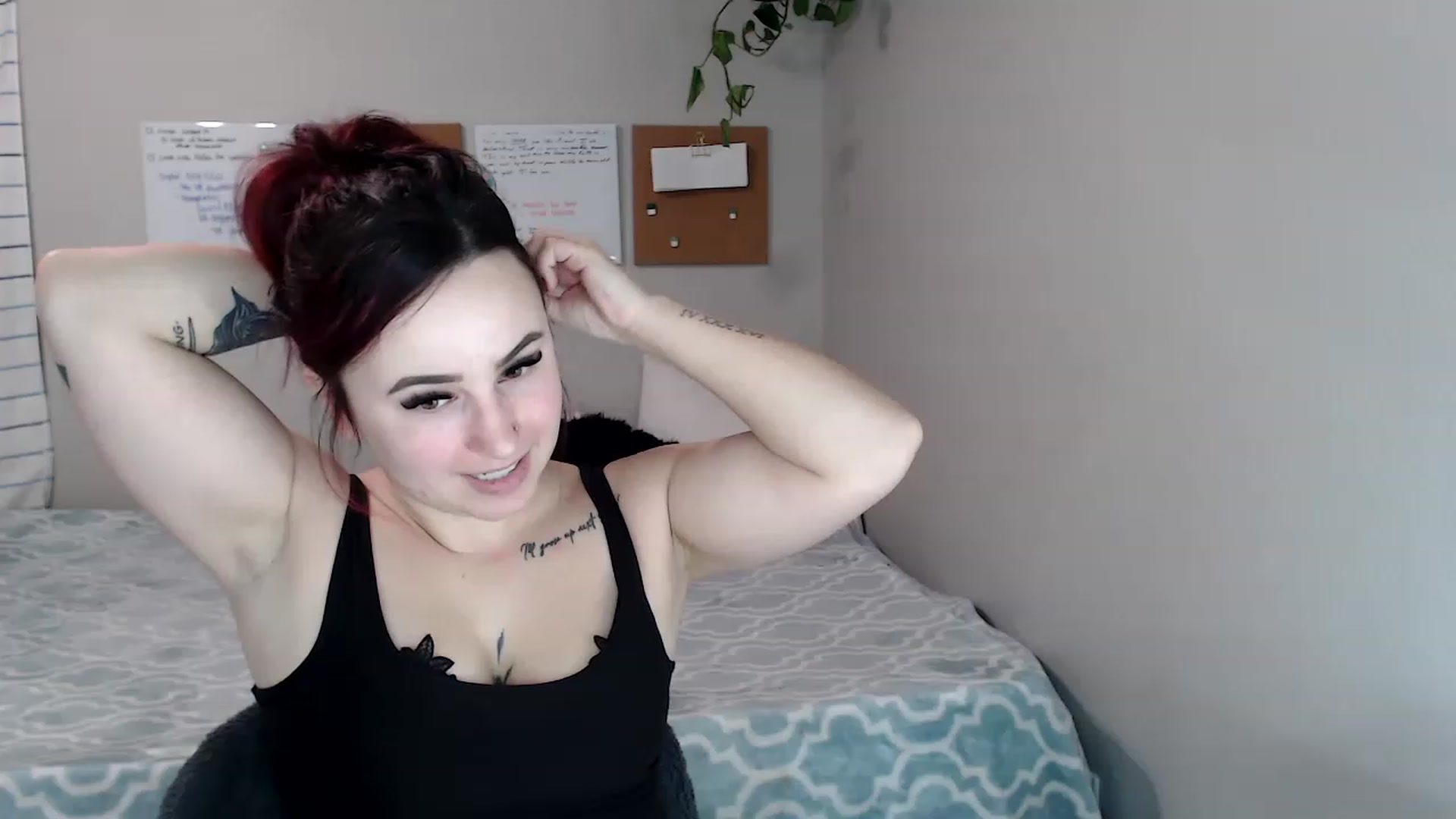 Gallery image thumbnail from Ashley_Clarke's myfreecams stream on, 11/18/2022, 02:39 image 3 of 20