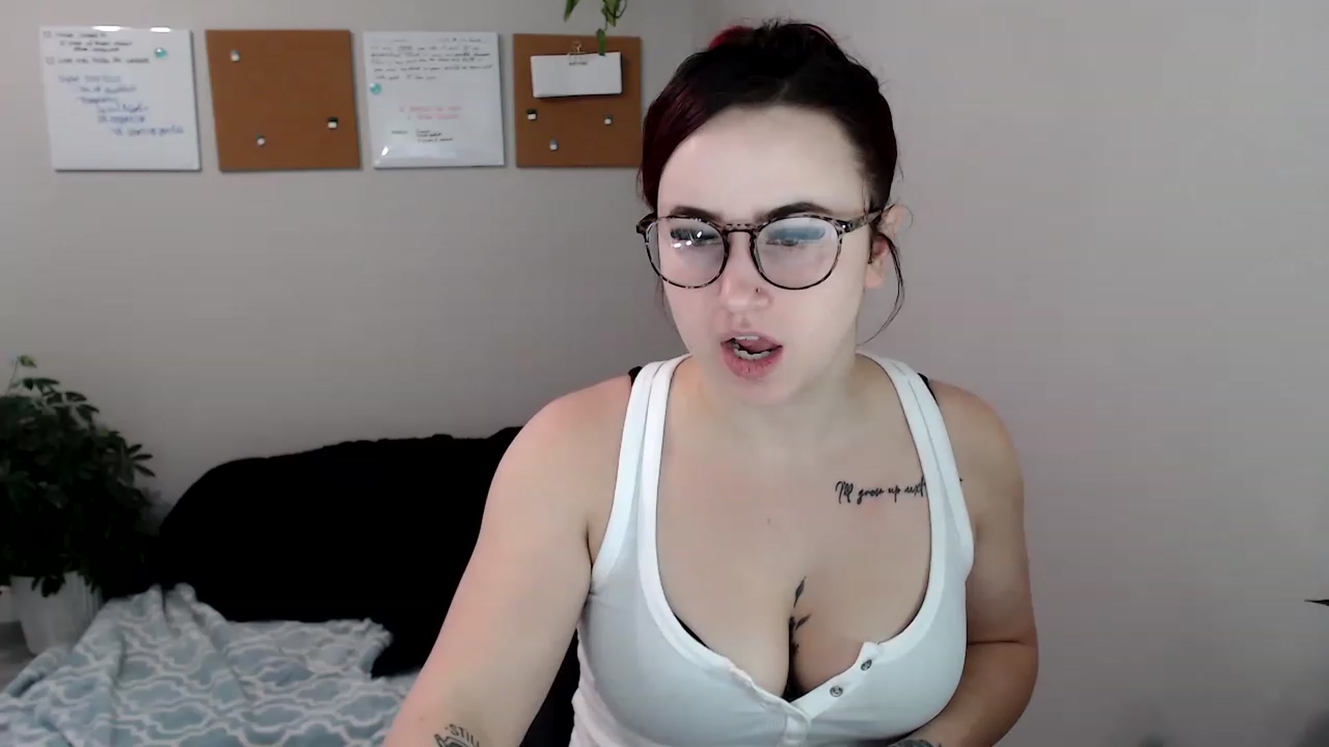Gallery image thumbnail from Ashley_Clarke's myfreecams stream on, 11/18/2022, 22:49 image 5 of 20