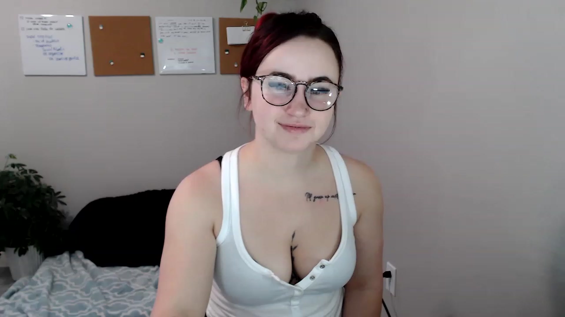 Gallery image thumbnail from Ashley_Clarke's myfreecams stream on, 11/18/2022, 22:49 image 17 of 20