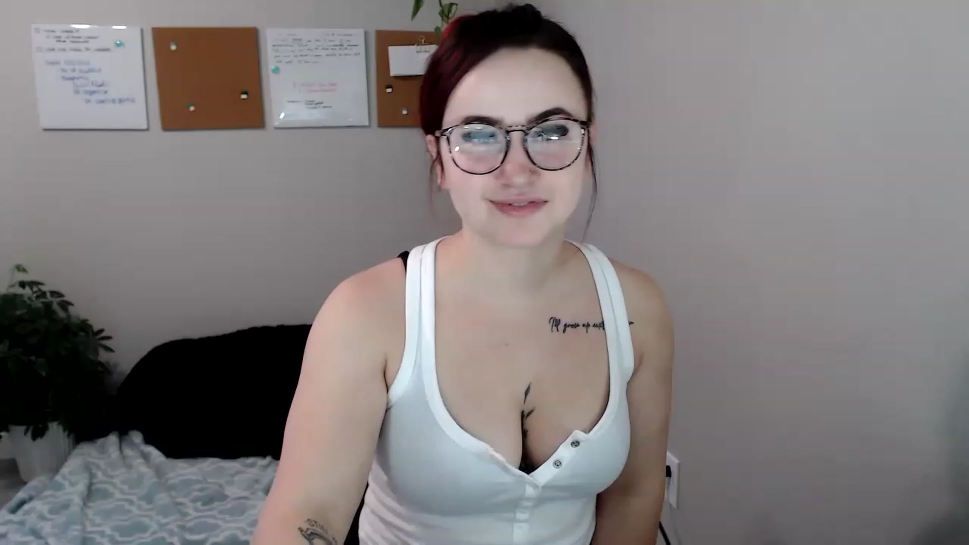 Gallery image thumbnail from Ashley_Clarke's myfreecams stream on, 11/18/2022, 22:49 image 16 of 20