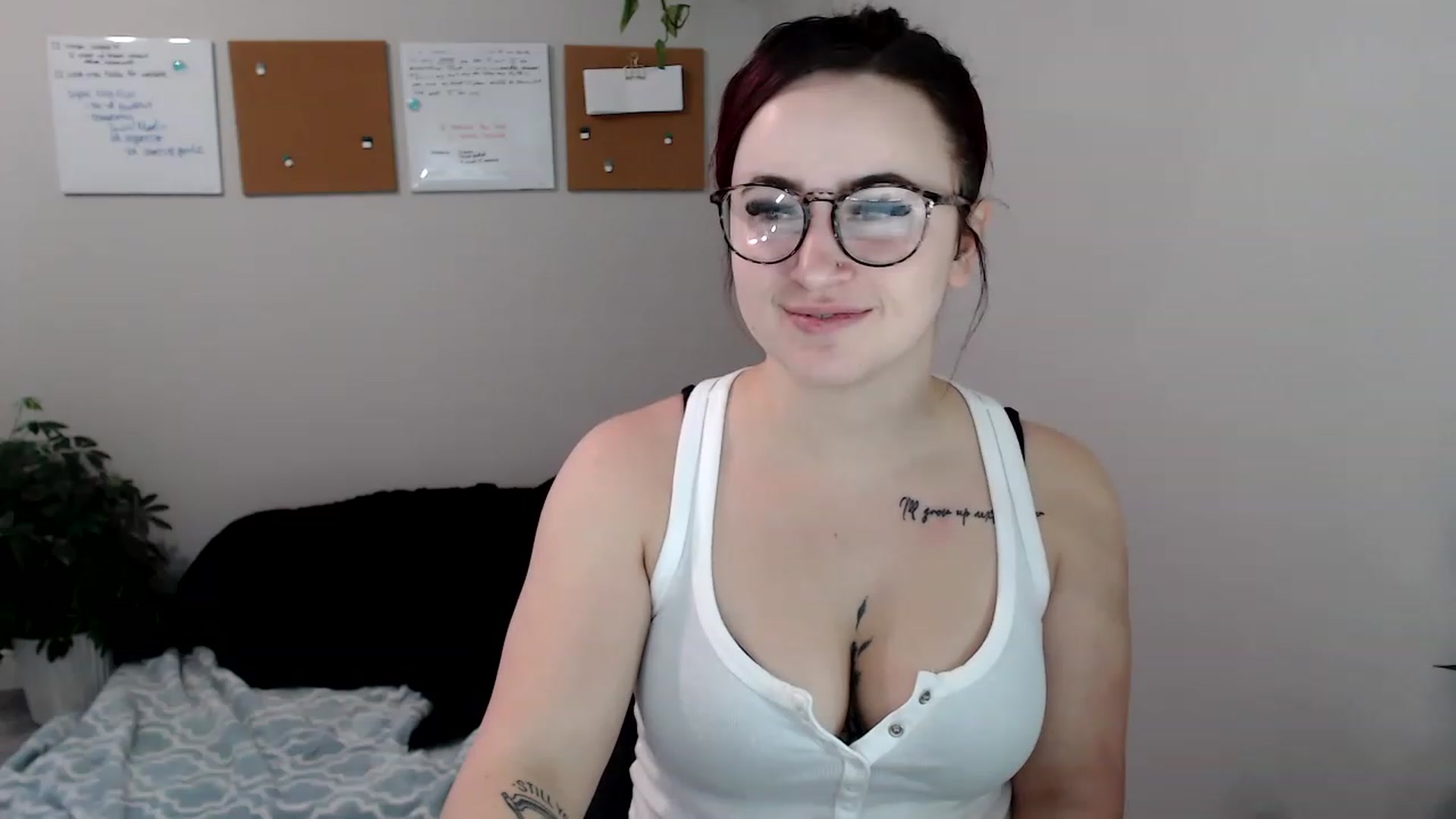 Gallery image thumbnail from Ashley_Clarke's myfreecams stream on, 11/18/2022, 22:49 image 8 of 20