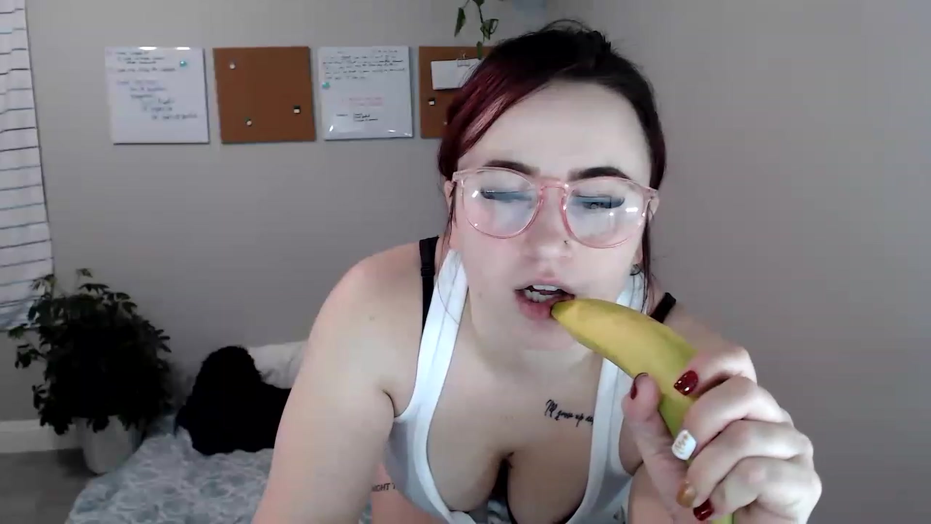 Gallery image thumbnail from Ashley_Clarke's myfreecams stream on, 11/19/2022, 04:07 image 15 of 20