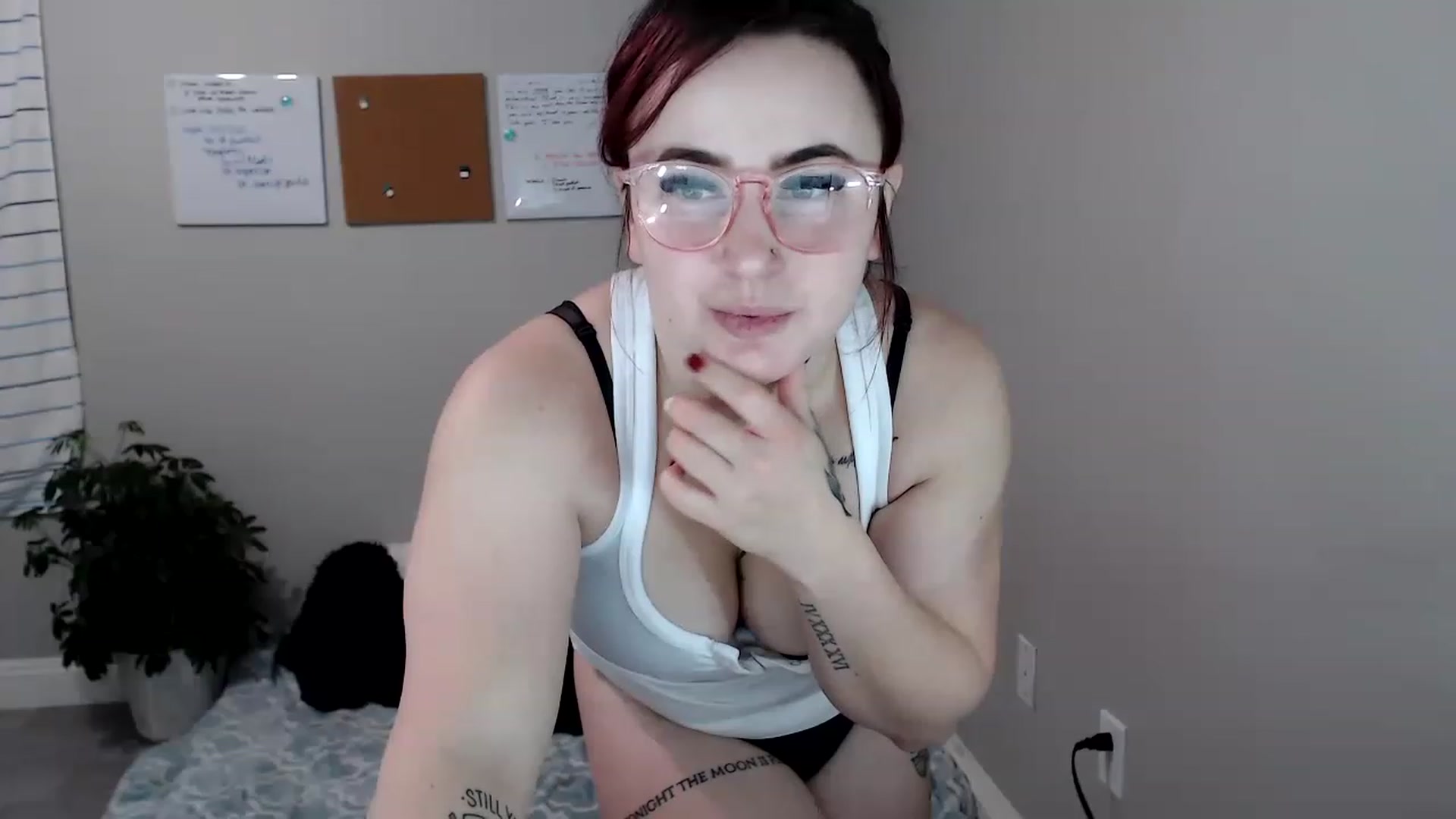 Gallery image thumbnail from Ashley_Clarke's myfreecams stream on, 11/19/2022, 04:07 image 20 of 20