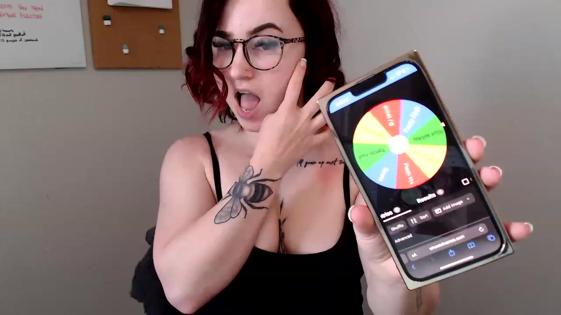 Gallery image thumbnail from Ashley_Clarke's myfreecams stream on, 12/25/2022, 24:00 image 13 of 20