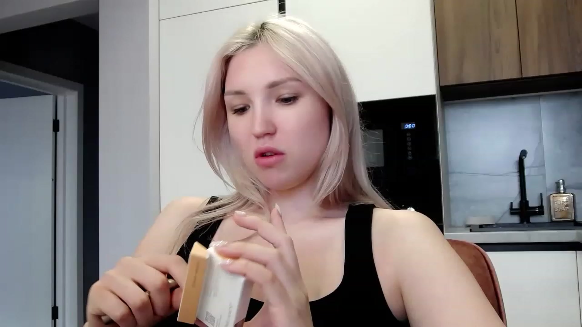 Gallery image thumbnail from Ashley_cutie_'s myfreecams stream on, 06/10/2023, 08:43 image 6 of 20