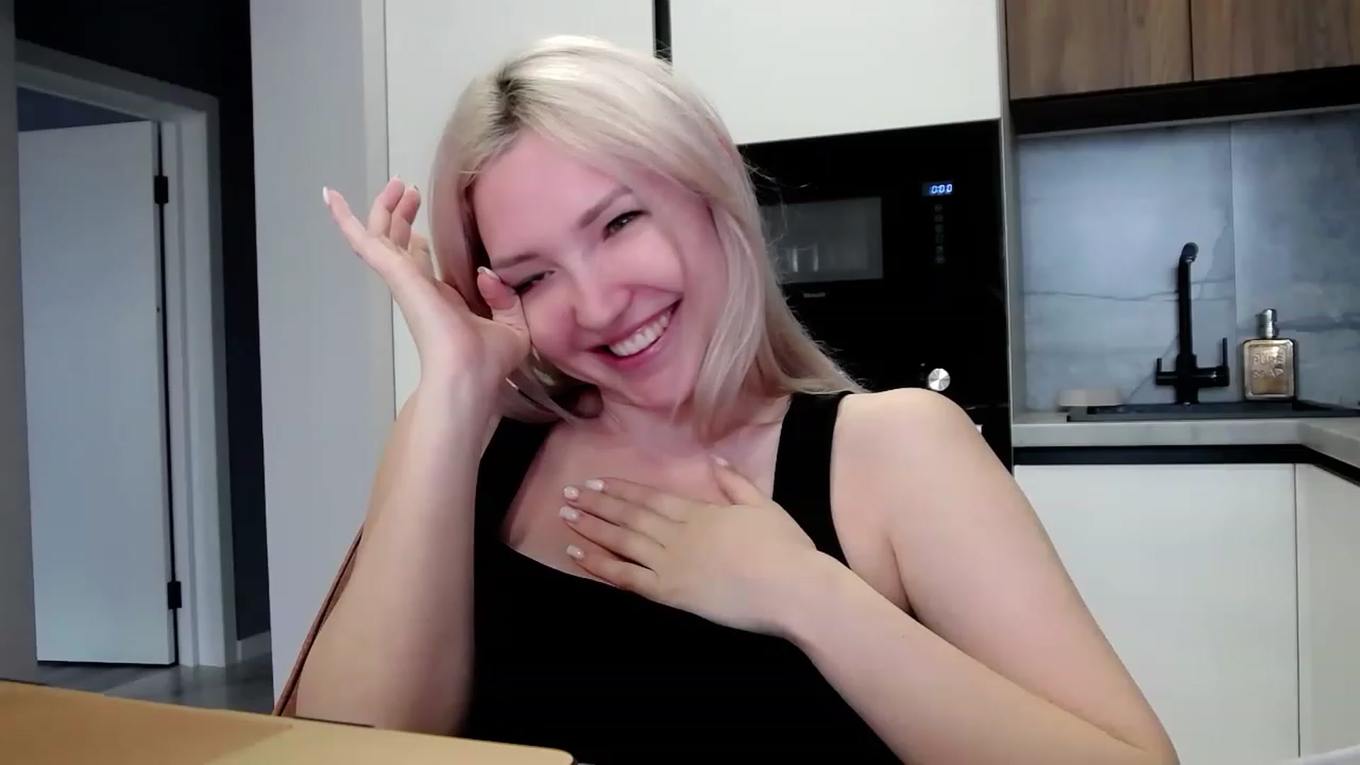 Gallery image thumbnail from Ashley_cutie_'s myfreecams stream on, 06/10/2023, 10:04 image 1 of 20