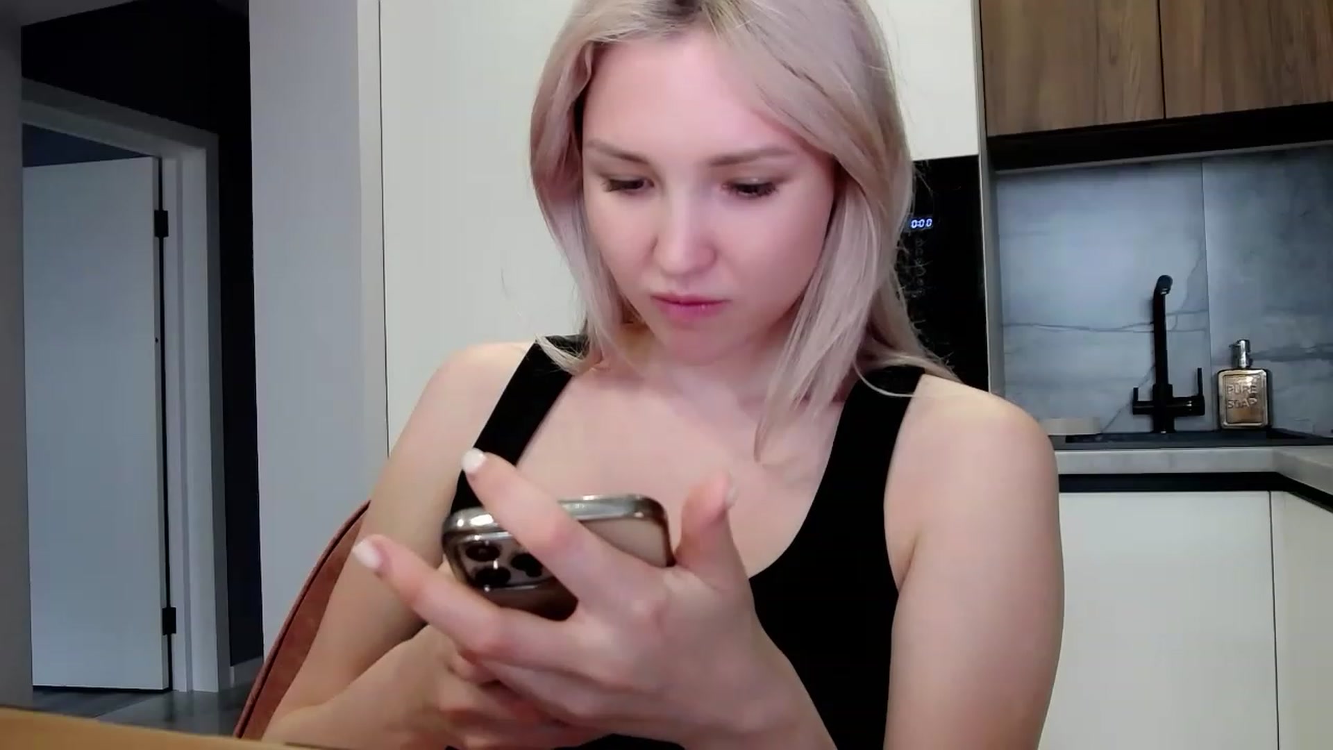 Gallery image thumbnail from Ashley_cutie_'s myfreecams stream on, 06/10/2023, 10:04 image 19 of 20