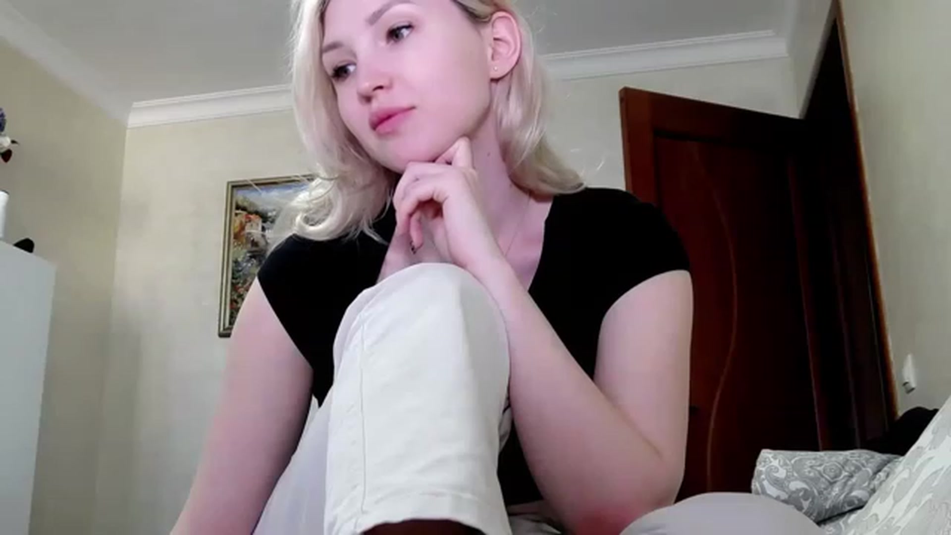 Gallery image thumbnail from Ashley_cutie_'s myfreecams stream on, 06/29/2023, 12:16 image 4 of 20