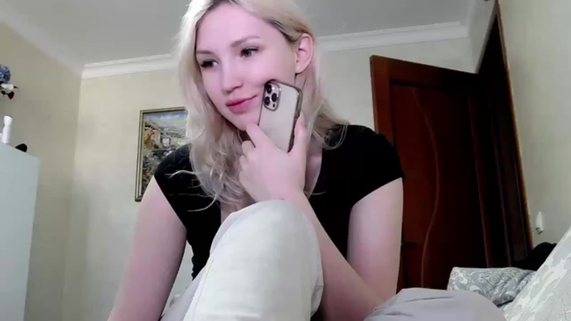 Gallery image thumbnail from Ashley_cutie_'s myfreecams stream on, 06/29/2023, 12:16 image 8 of 20
