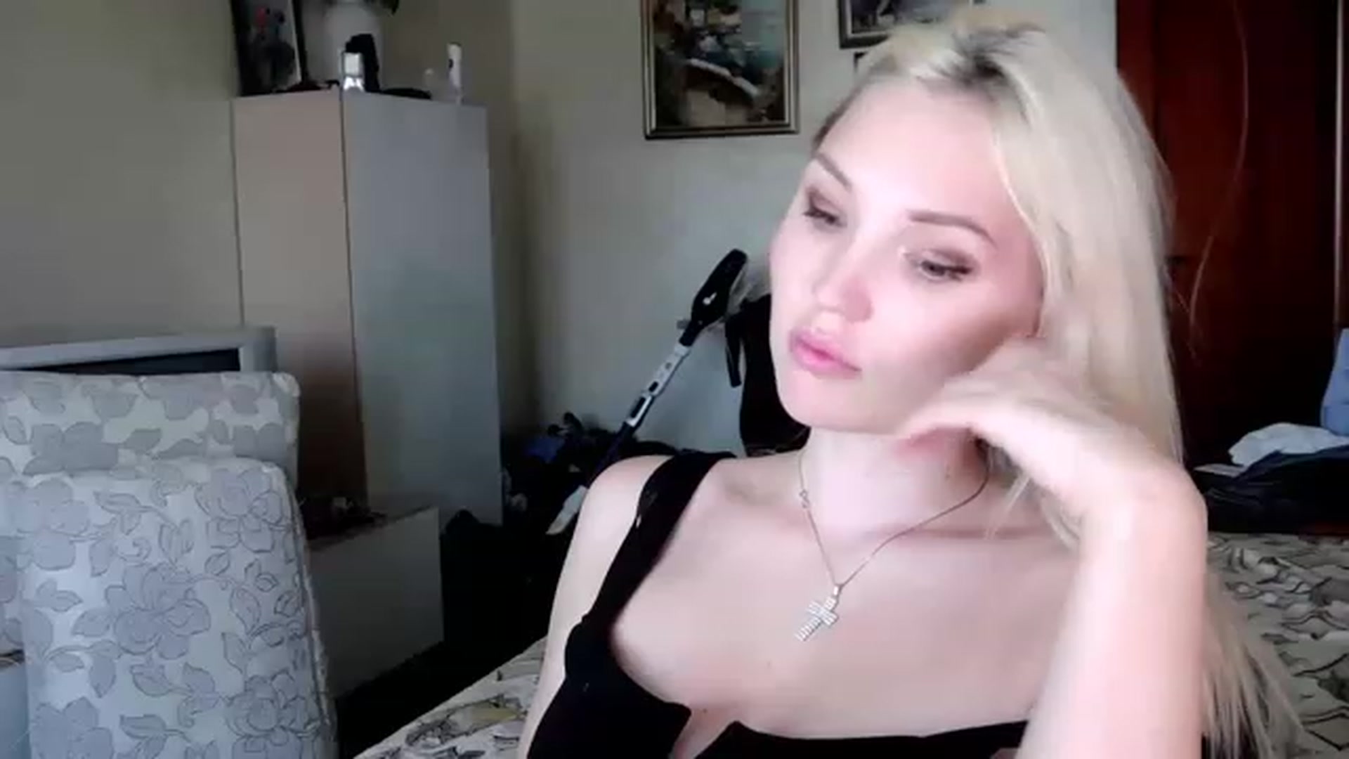 Gallery image thumbnail from Ashley_cutie_'s myfreecams stream on, 08/12/2023, 08:08 image 9 of 20