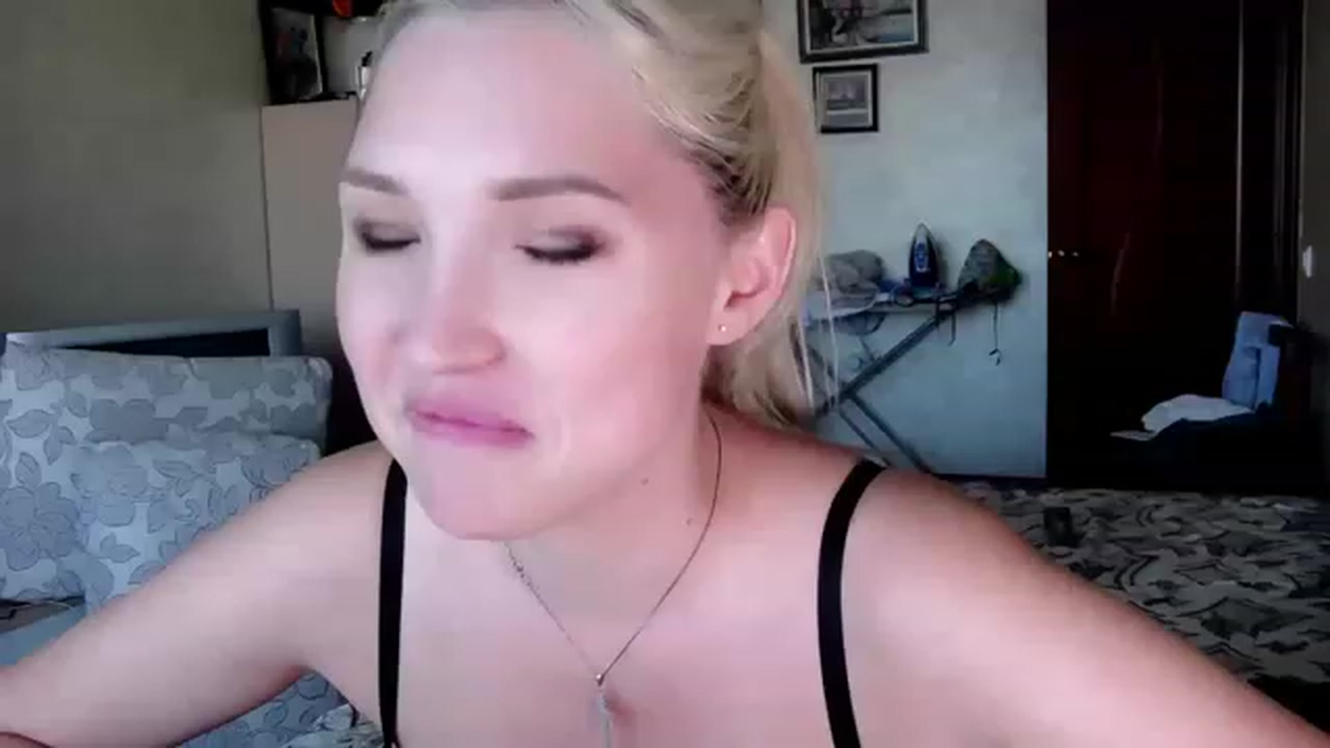 Gallery image thumbnail from Ashley_cutie_'s myfreecams stream on, 08/12/2023, 10:36 image 5 of 20
