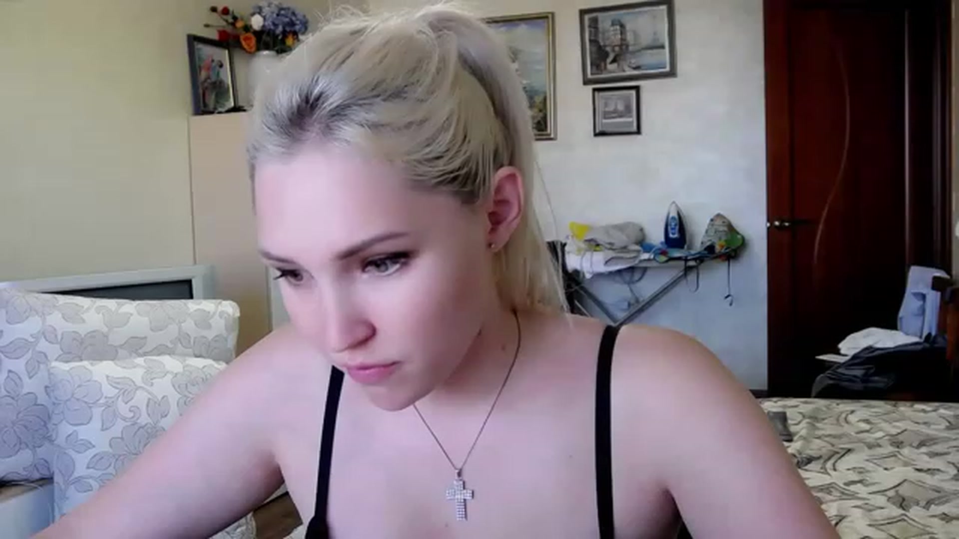 Gallery image thumbnail from Ashley_cutie_'s myfreecams stream on, 08/12/2023, 10:36 image 10 of 20