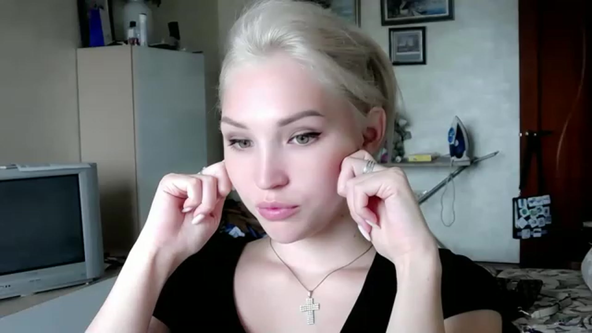 Gallery image thumbnail from Ashley_cutie_'s myfreecams stream on, 08/17/2023, 06:58 image 14 of 20