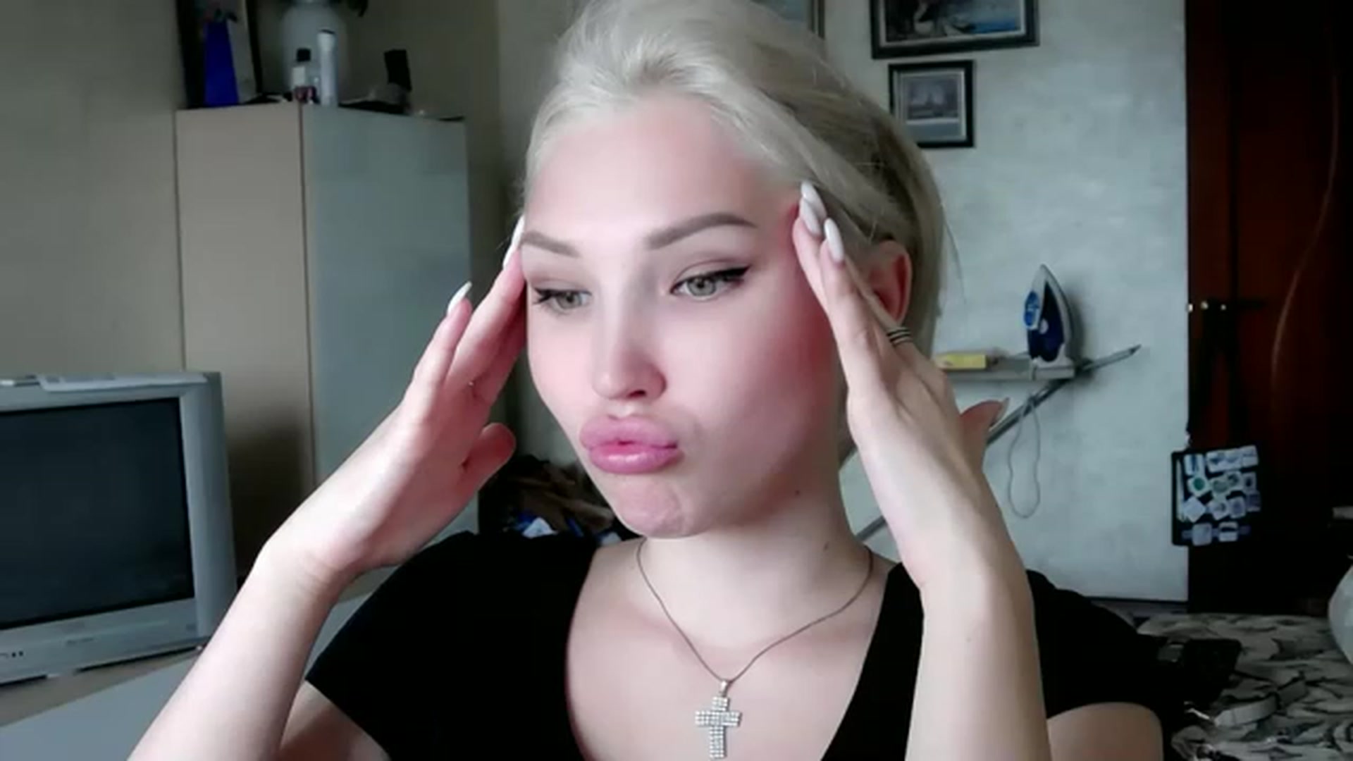 Gallery image thumbnail from Ashley_cutie_'s myfreecams stream on, 08/17/2023, 06:58 image 16 of 20