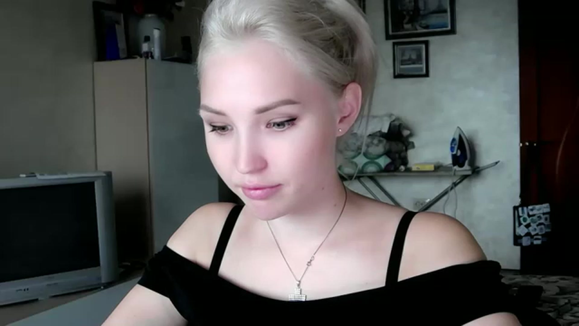 Gallery image thumbnail from Ashley_cutie_'s myfreecams stream on, 08/17/2023, 06:58 image 3 of 20