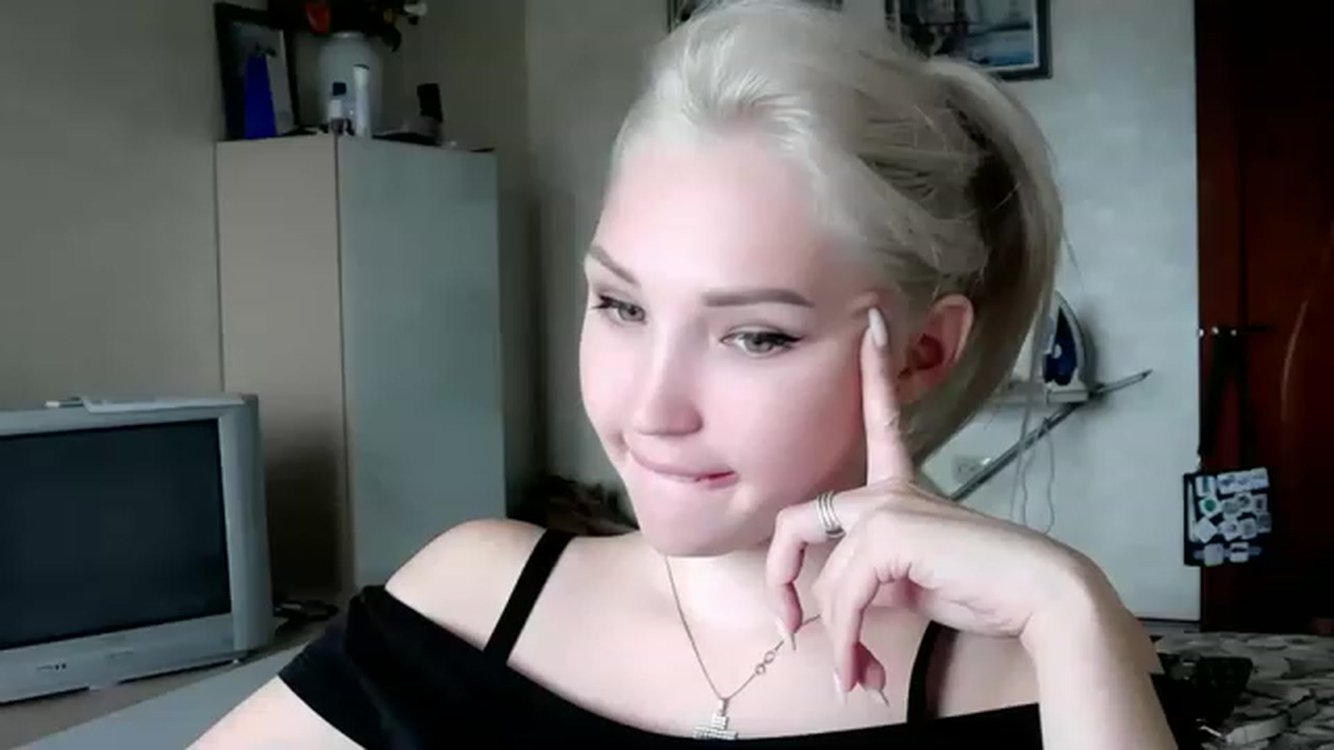 Gallery image thumbnail from Ashley_cutie_'s myfreecams stream on, 08/17/2023, 06:58 image 8 of 20