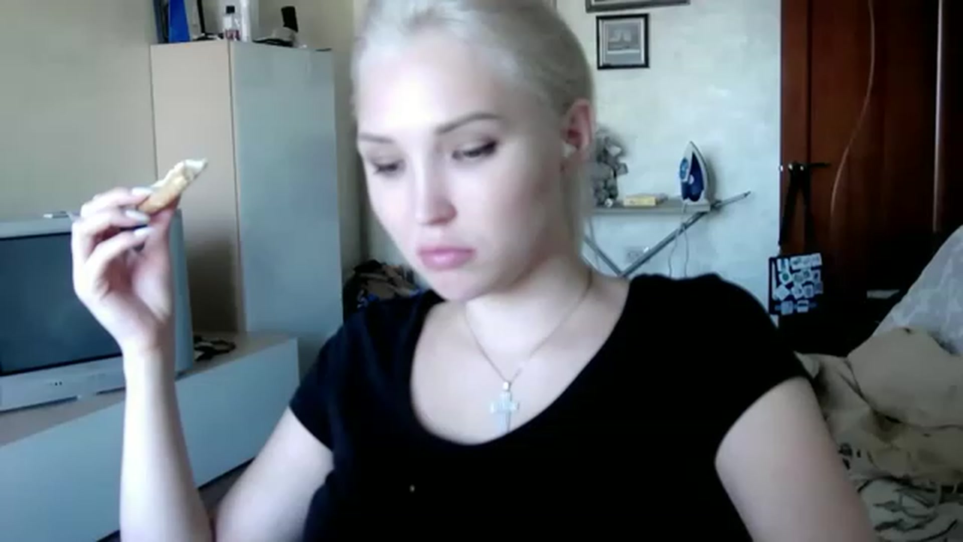 Gallery image thumbnail from Ashley_cutie_'s myfreecams stream on, 08/17/2023, 10:14 image 16 of 20