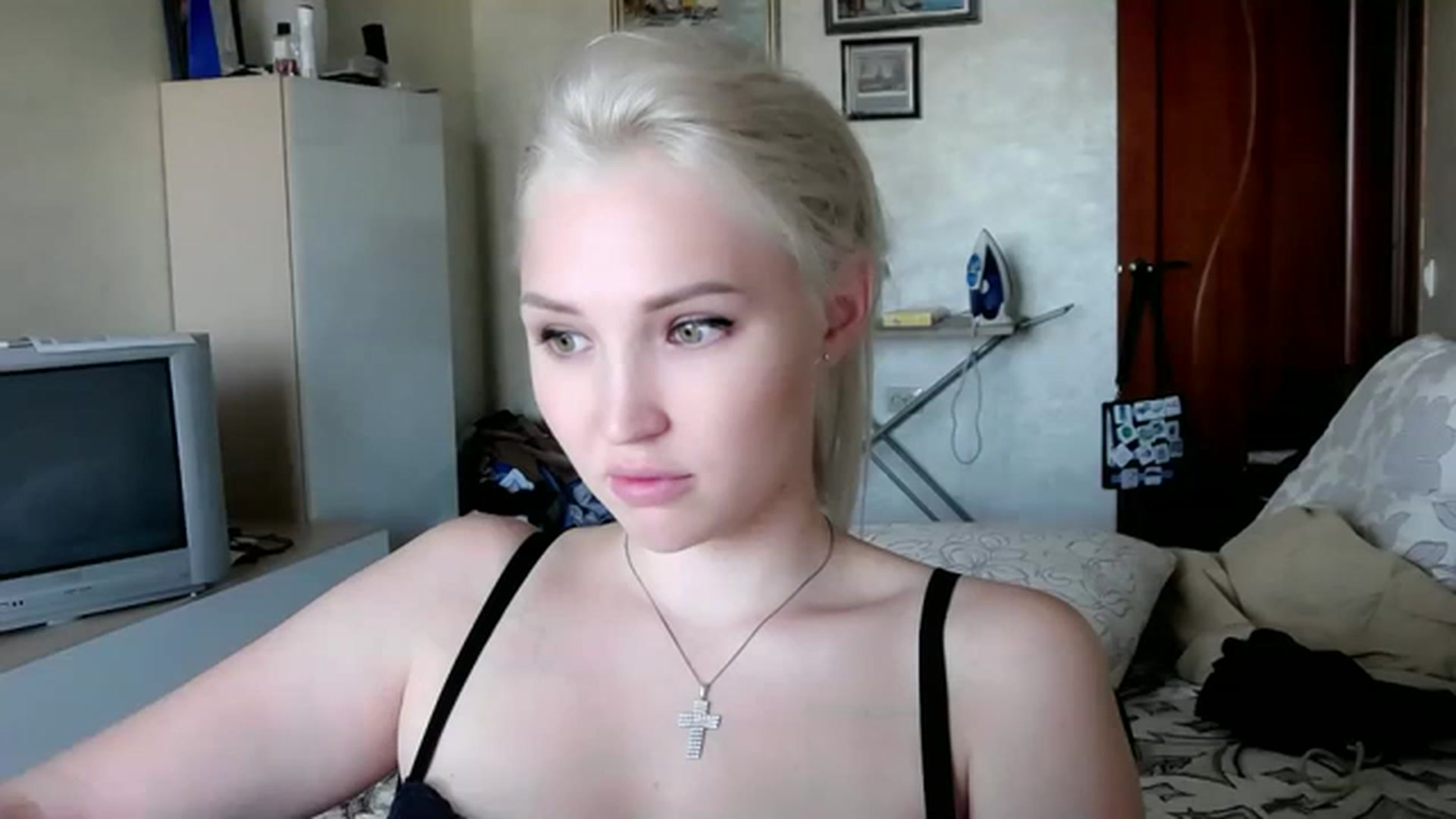 Gallery image thumbnail from Ashley_cutie_'s myfreecams stream on, 08/17/2023, 10:14 image 9 of 20