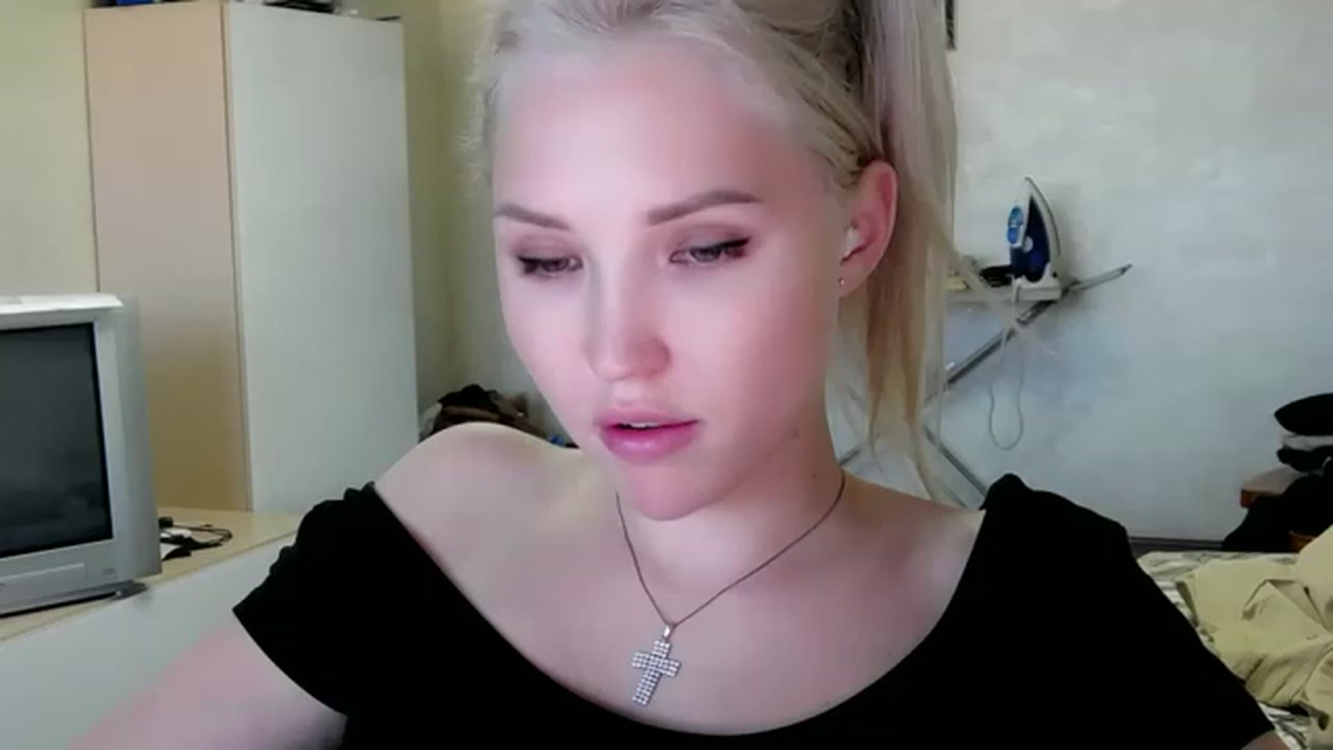 Gallery image thumbnail from Ashley_cutie_'s myfreecams stream on, 08/17/2023, 10:51 image 15 of 20