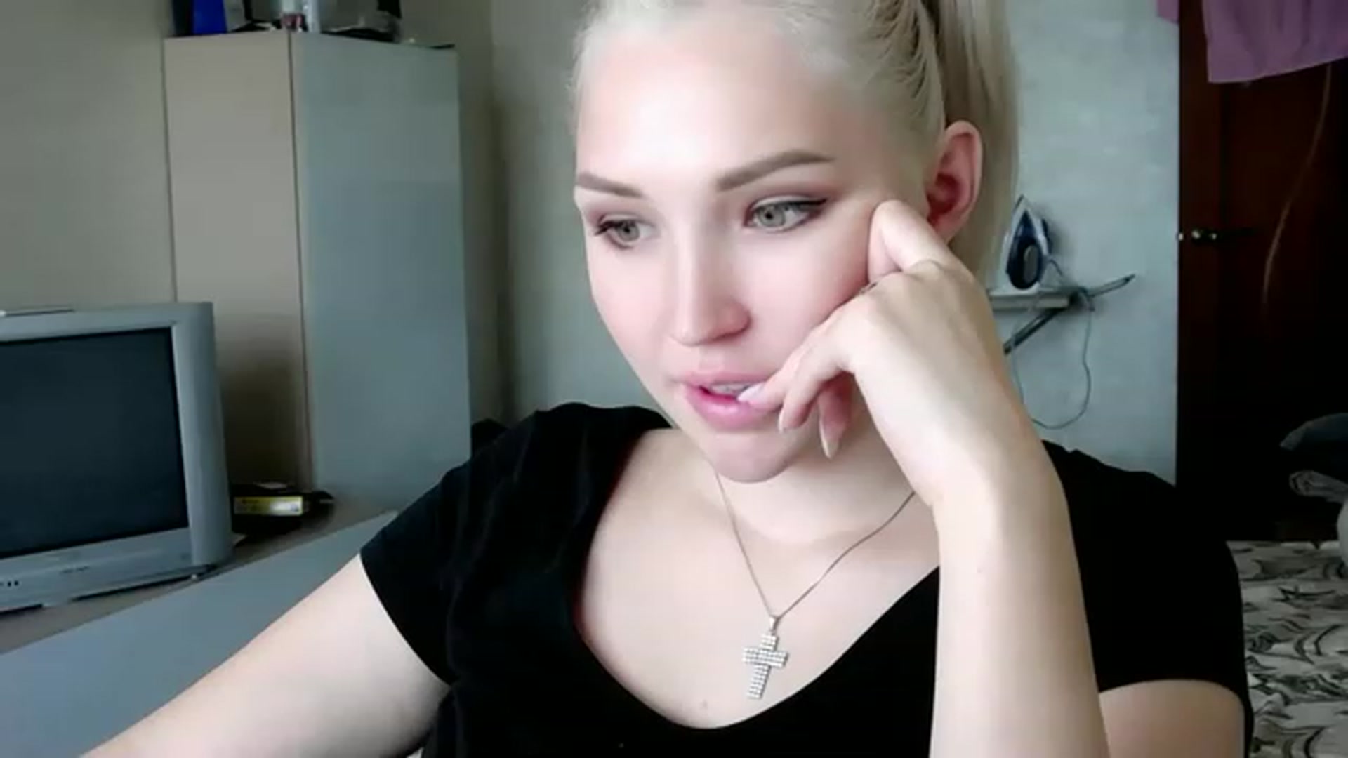 Gallery image thumbnail from Ashley_cutie_'s myfreecams stream on, 08/18/2023, 06:52 image 3 of 20