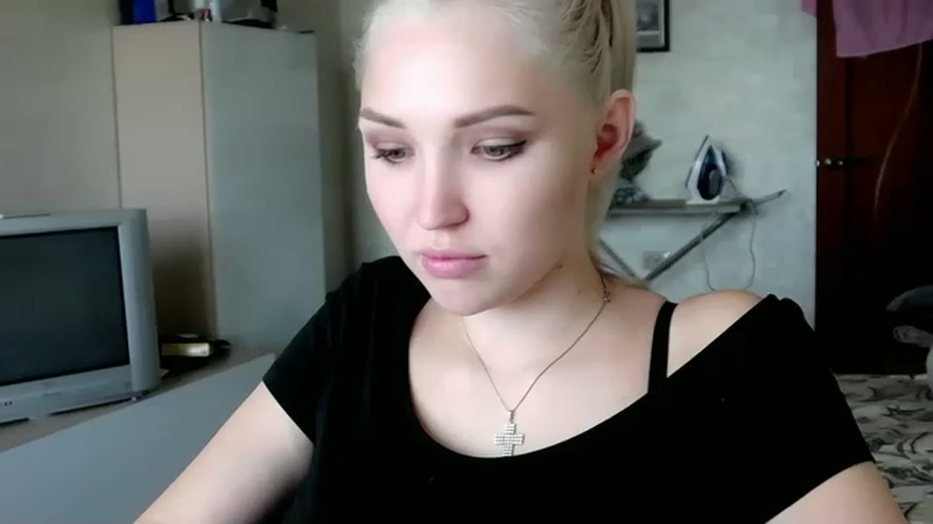 Gallery image thumbnail from Ashley_cutie_'s myfreecams stream on, 08/18/2023, 06:52 image 2 of 20