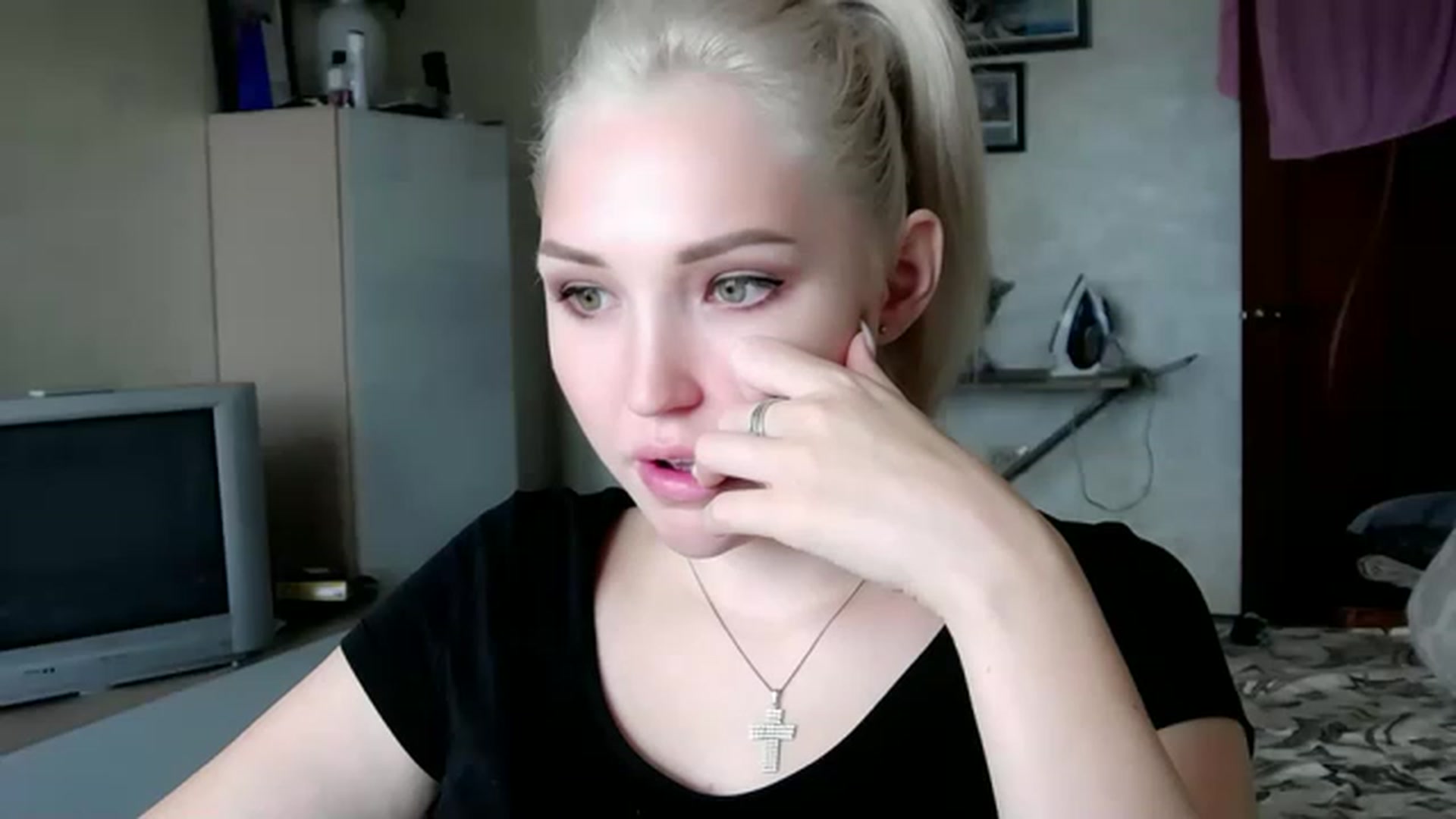 Gallery image thumbnail from Ashley_cutie_'s myfreecams stream on, 08/18/2023, 06:52 image 9 of 20