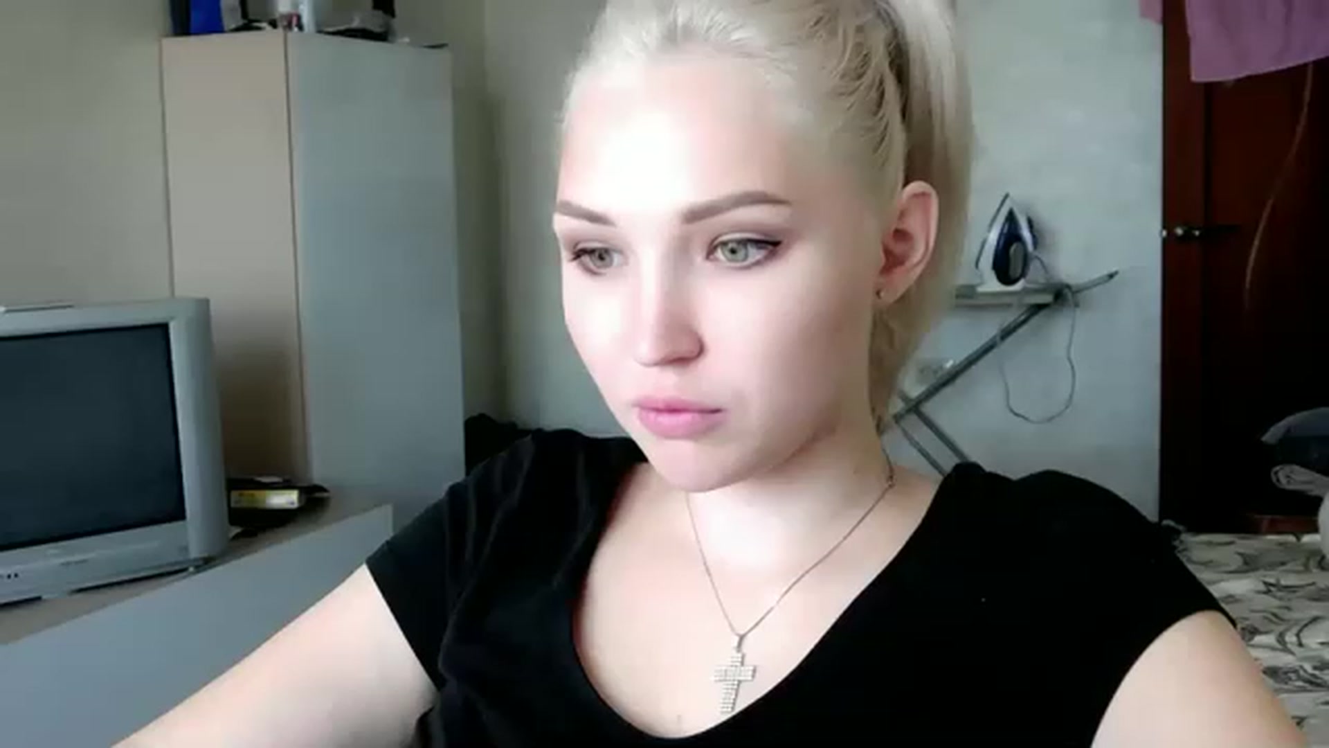 Gallery image thumbnail from Ashley_cutie_'s myfreecams stream on, 08/18/2023, 06:52 image 5 of 20