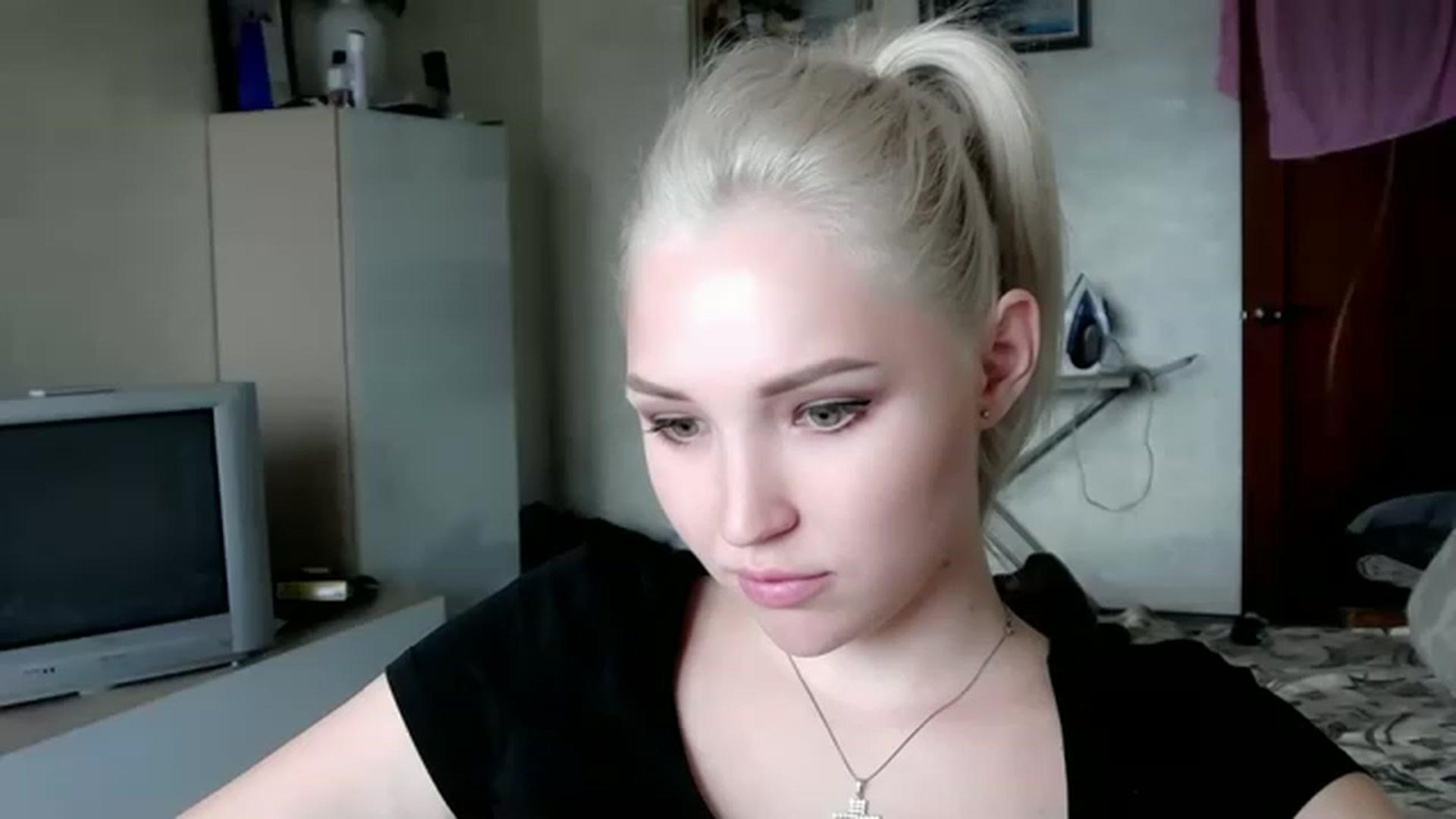 Gallery image thumbnail from Ashley_cutie_'s myfreecams stream on, 08/18/2023, 06:52 image 16 of 20