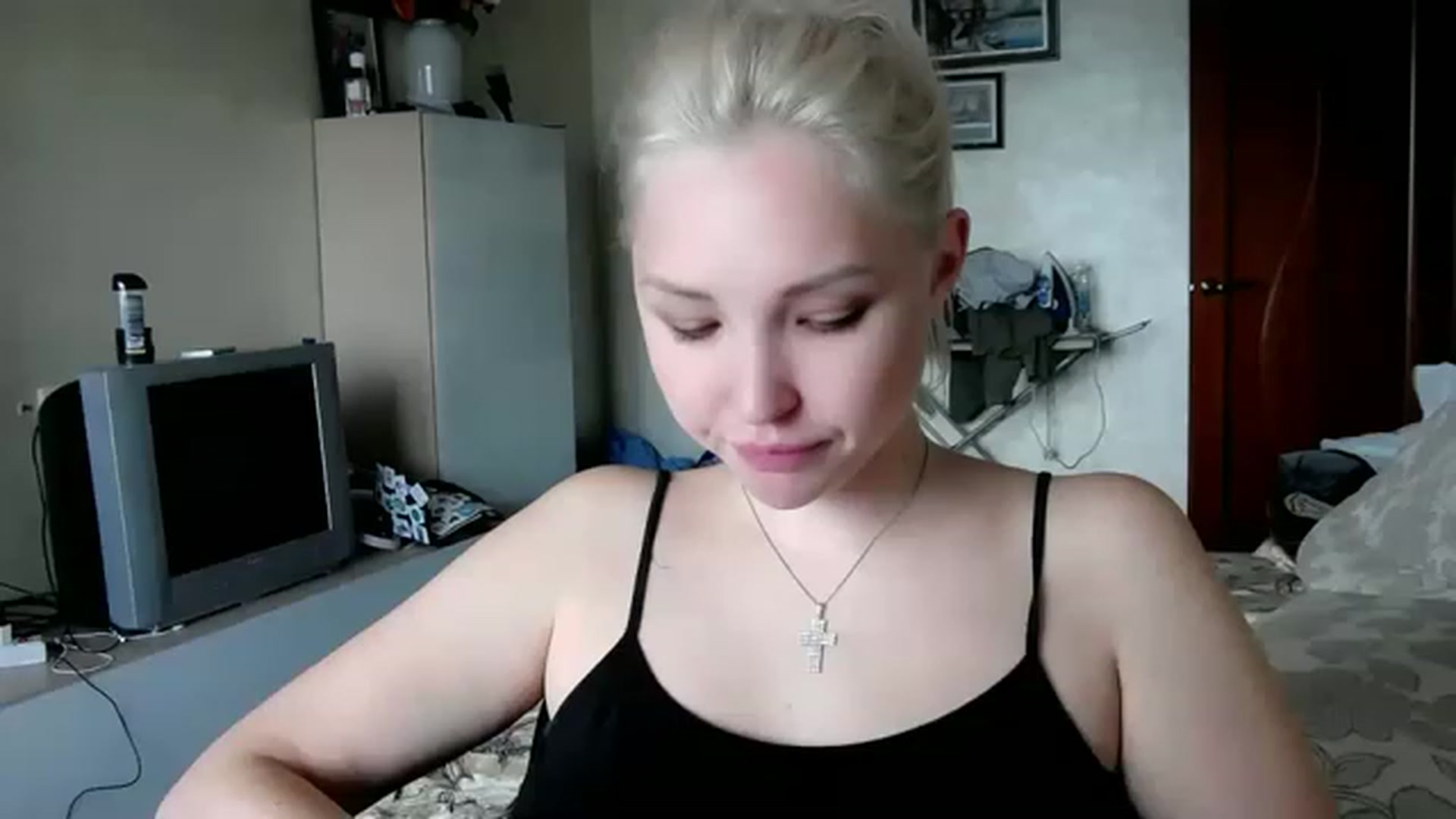 Gallery image thumbnail from Ashley_cutie_'s myfreecams stream on, 08/21/2023, 07:21 image 1 of 20
