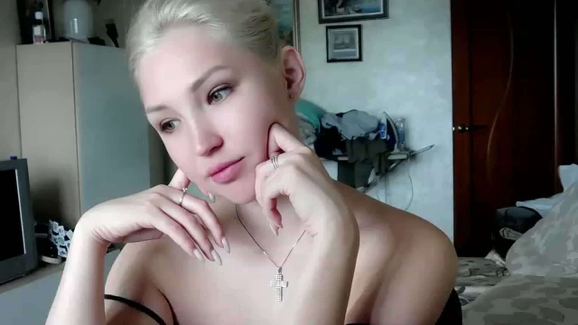 Gallery image thumbnail from Ashley_cutie_'s myfreecams stream on, 08/21/2023, 07:21 image 18 of 20