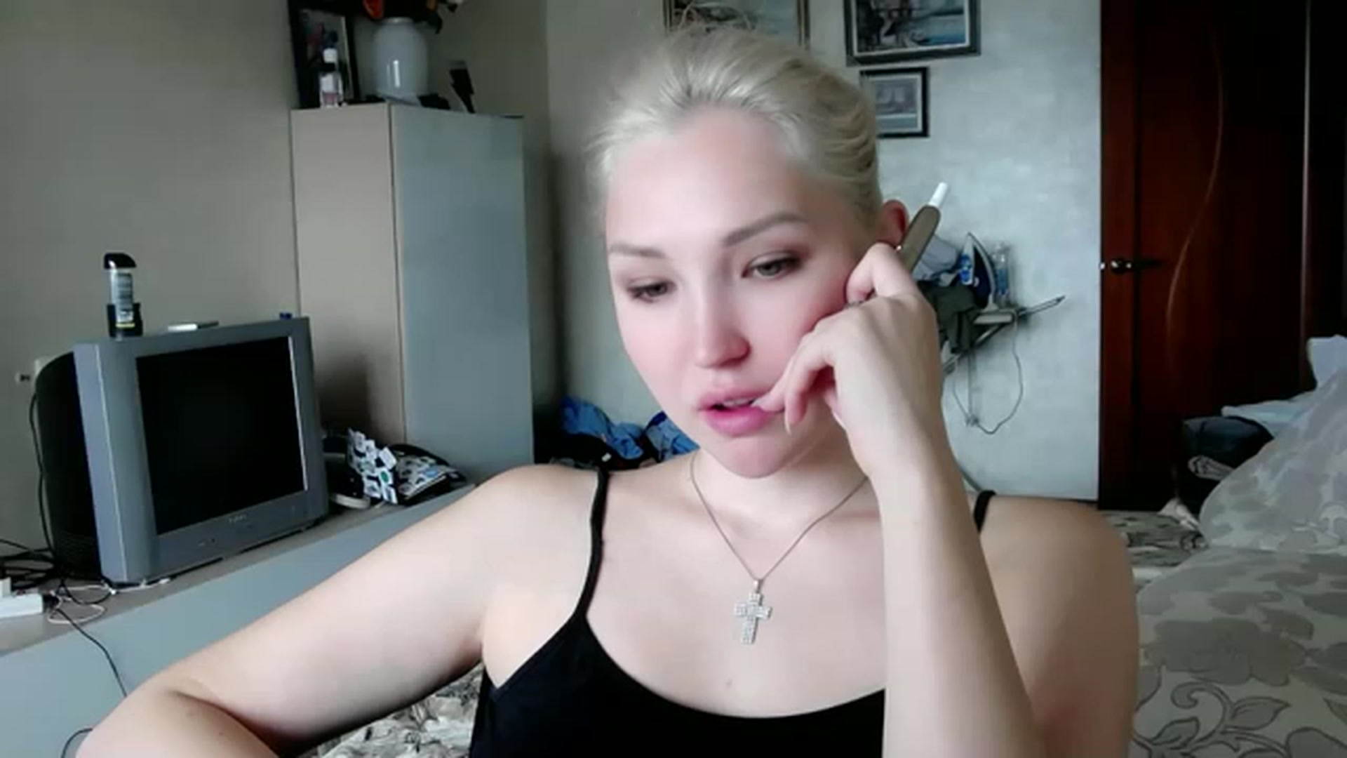 Gallery image thumbnail from Ashley_cutie_'s myfreecams stream on, 08/21/2023, 07:21 image 8 of 20