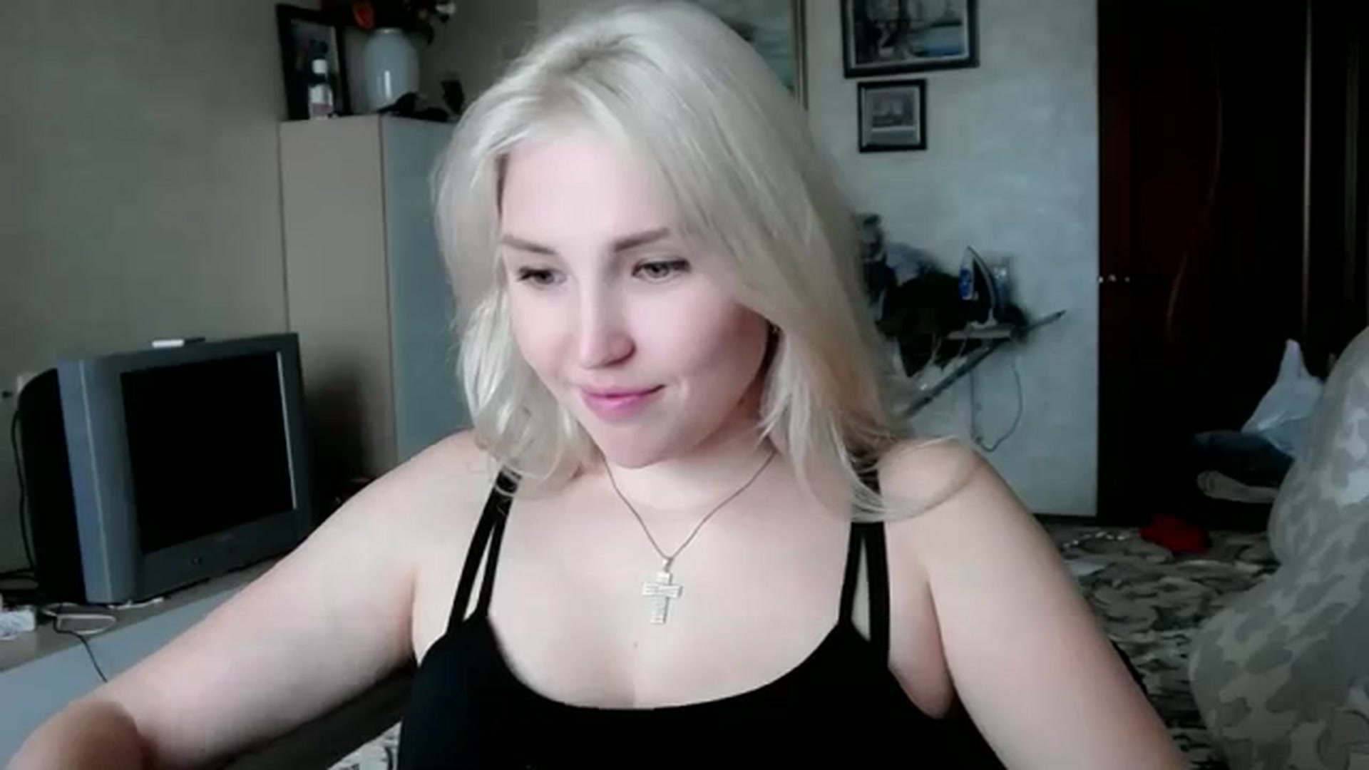 Gallery image thumbnail from Ashley_cutie_'s myfreecams stream on, 08/22/2023, 09:10 image 11 of 20