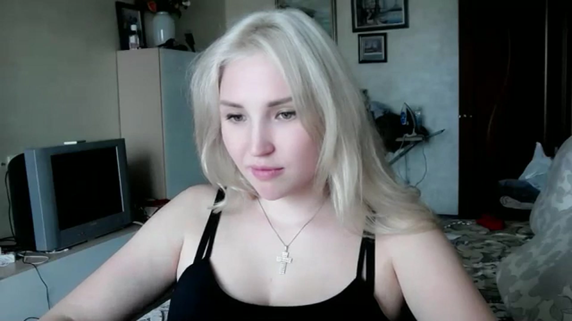 Gallery image thumbnail from Ashley_cutie_'s myfreecams stream on, 08/22/2023, 09:10 image 16 of 20