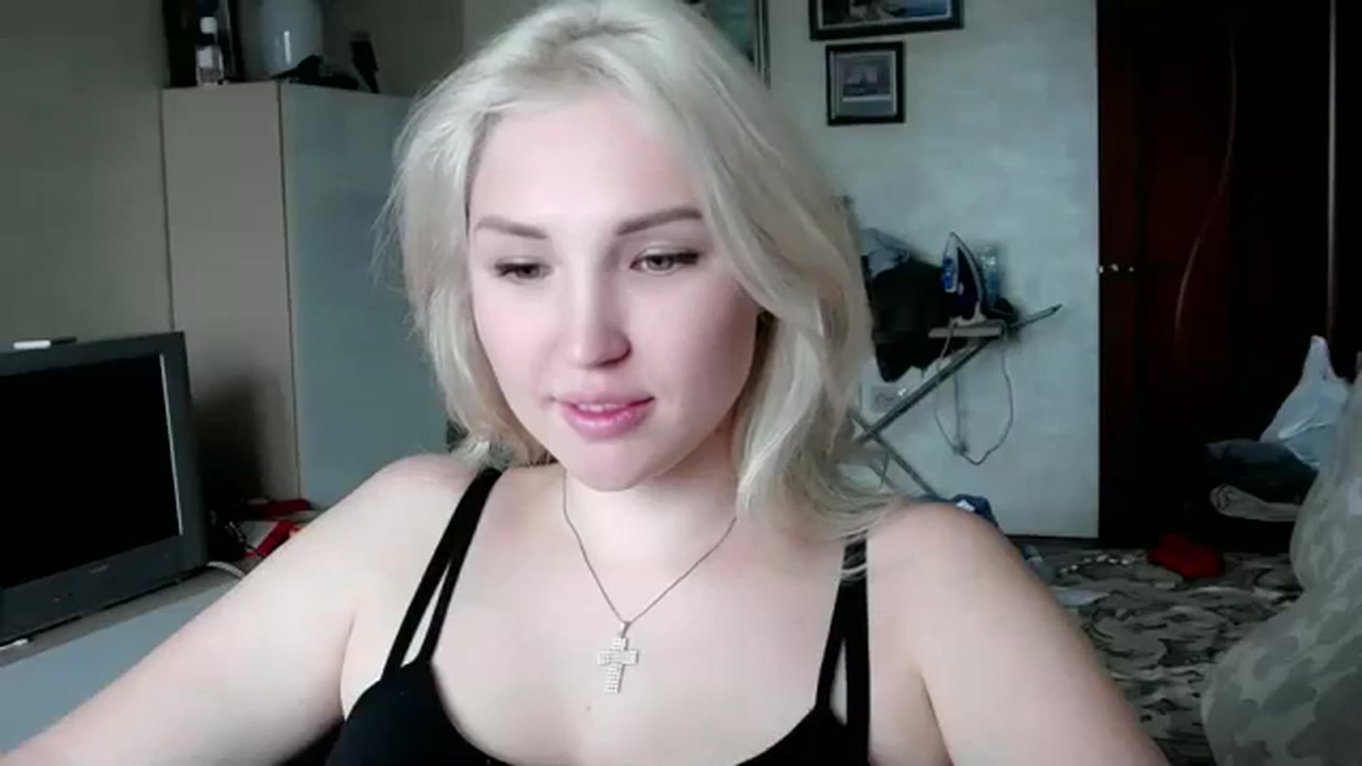 Gallery image thumbnail from Ashley_cutie_'s myfreecams stream on, 08/22/2023, 09:10 image 6 of 20