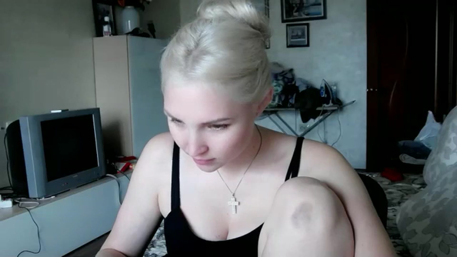 Gallery image thumbnail from Ashley_cutie_'s myfreecams stream on, 08/22/2023, 09:10 image 17 of 20