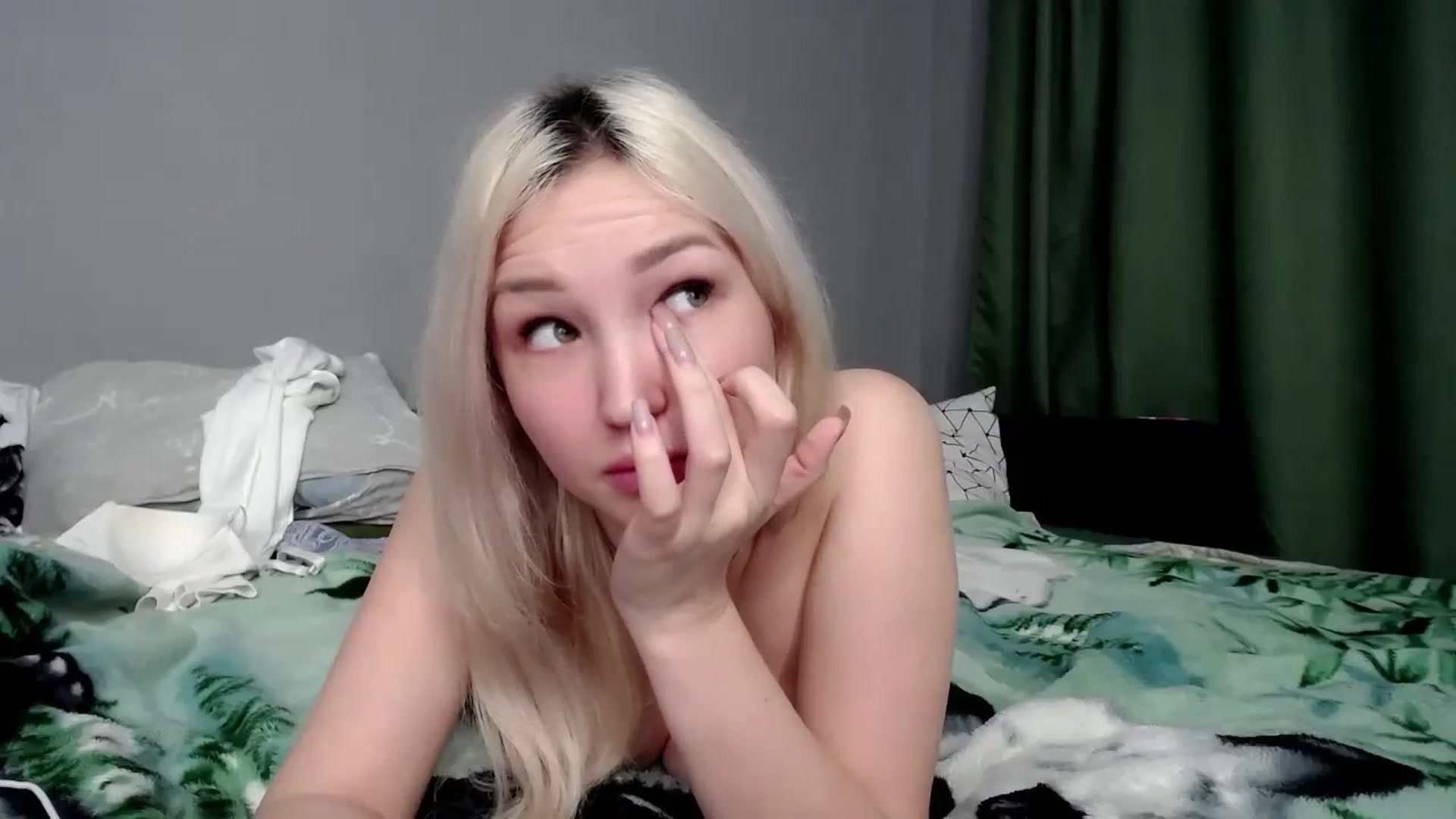 Gallery image thumbnail from Ashley_cutie_'s myfreecams stream on, 10/18/2023, 09:36 image 14 of 20