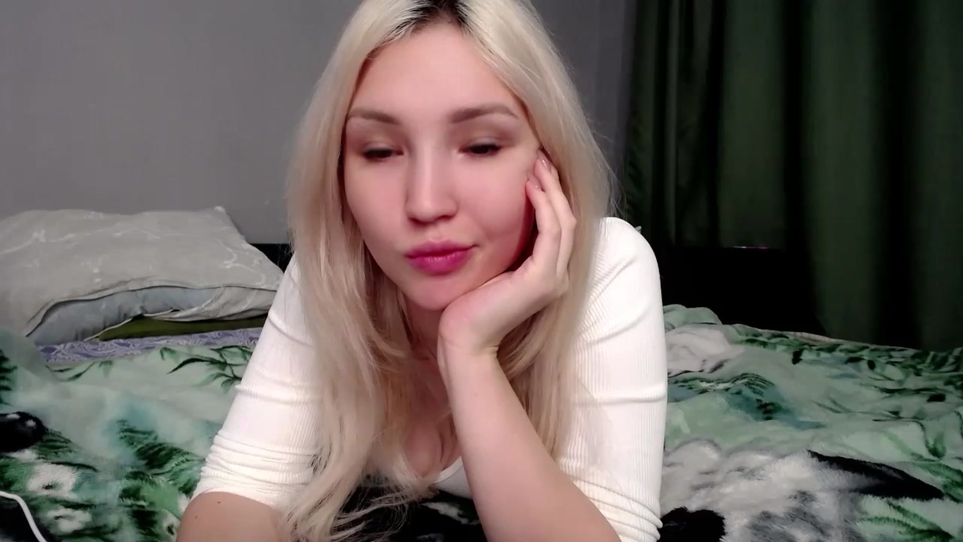 Gallery image thumbnail from Ashley_cutie_'s myfreecams stream on, 10/18/2023, 09:36 image 1 of 20