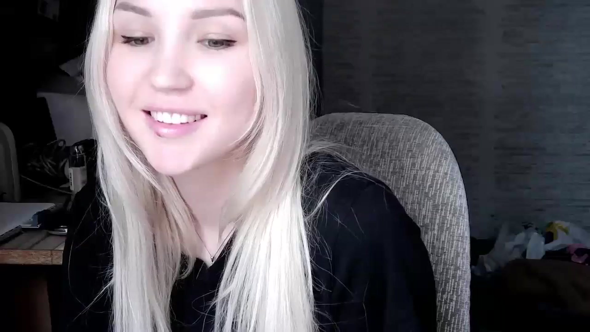 Gallery image thumbnail from Ashley_cutie_'s myfreecams stream on, 11/08/2023, 08:40 image 14 of 20