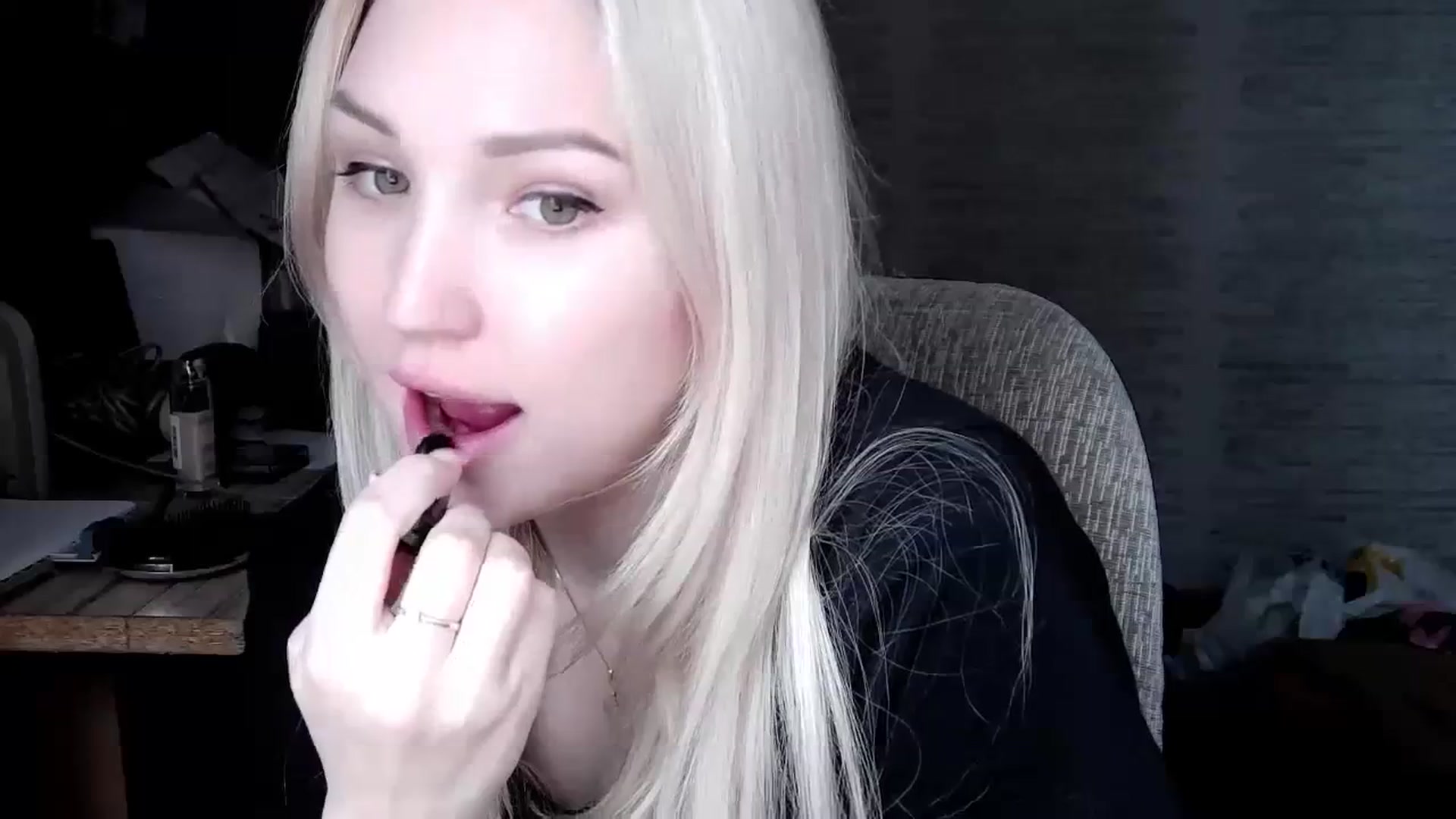 Gallery image thumbnail from Ashley_cutie_'s myfreecams stream on, 11/08/2023, 08:40 image 16 of 20