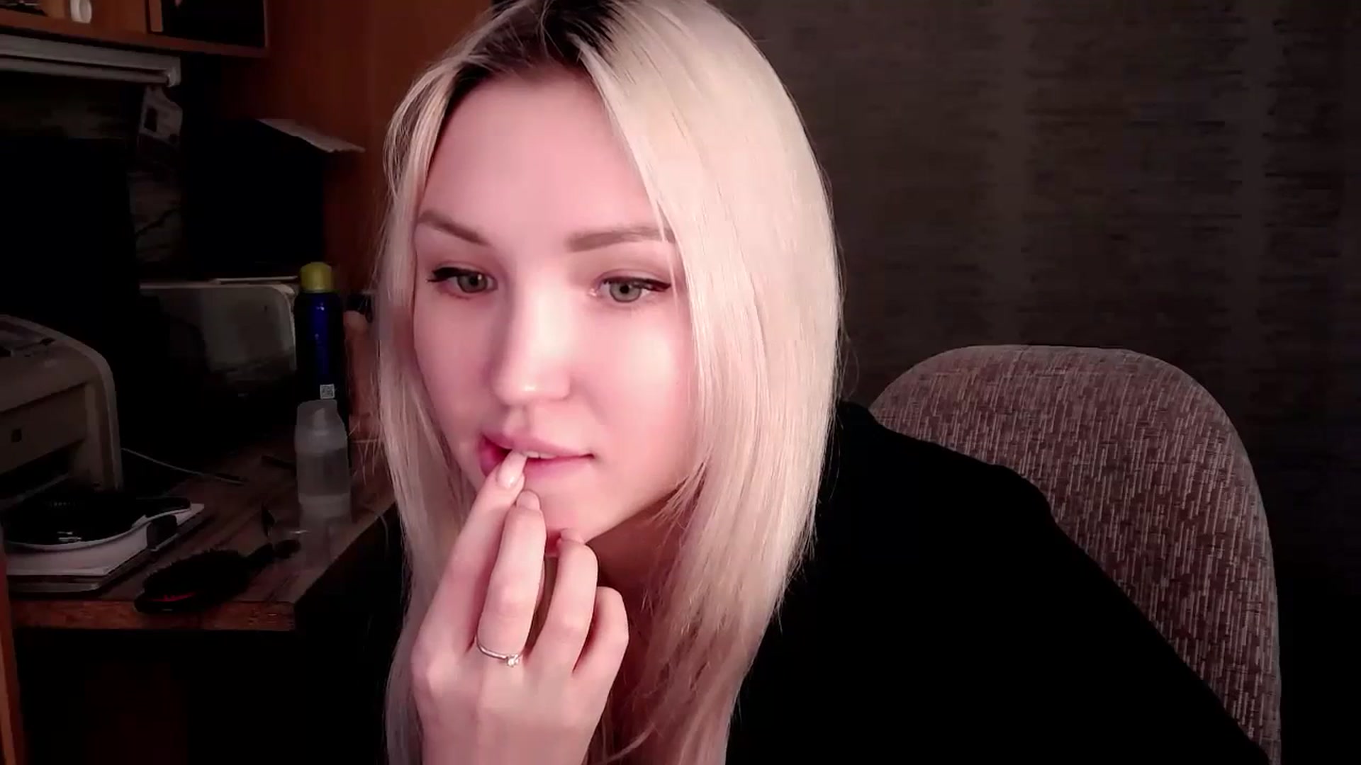 Gallery image thumbnail from Ashley_cutie_'s myfreecams stream on, 11/13/2023, 09:18 image 4 of 20