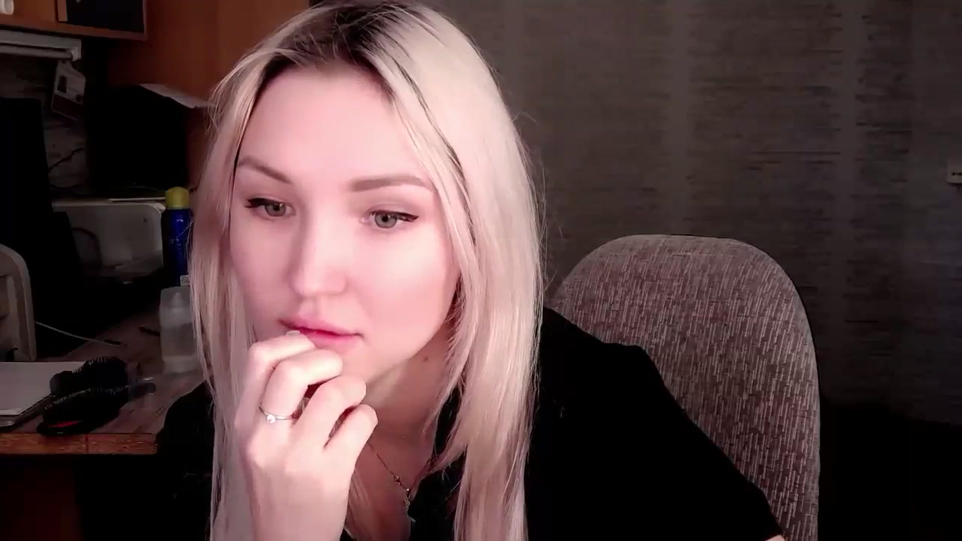 Gallery image thumbnail from Ashley_cutie_'s myfreecams stream on, 11/13/2023, 09:18 image 2 of 20
